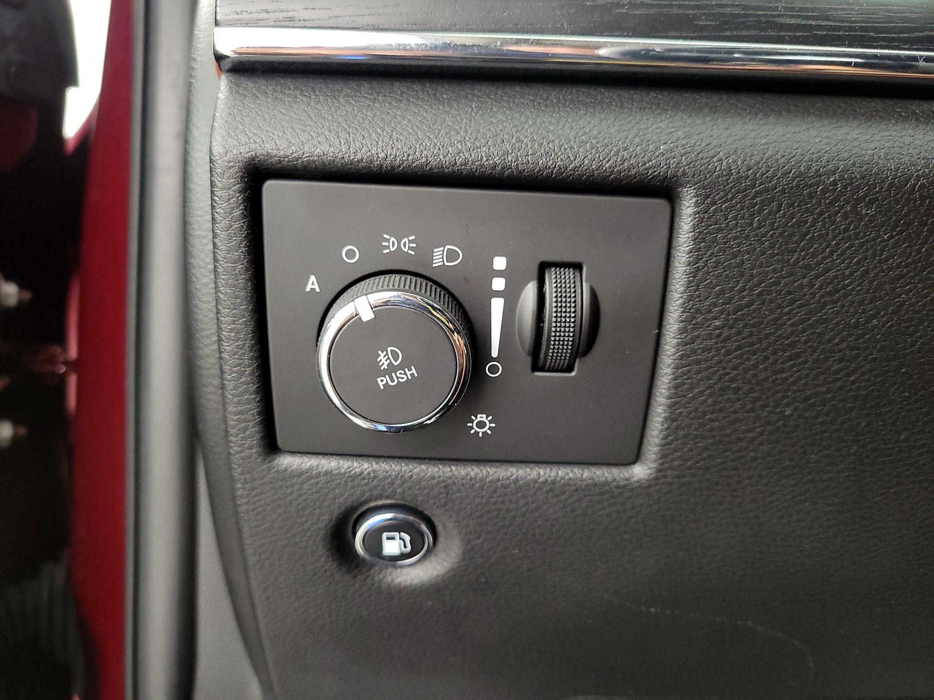 Thumbnail: 2016 Jeep Grand Cherokee - 13