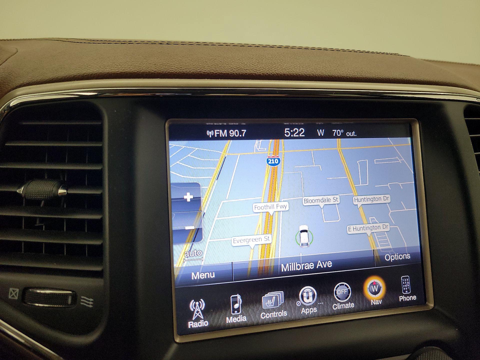 Thumbnail: 2016 Jeep Grand Cherokee - 14