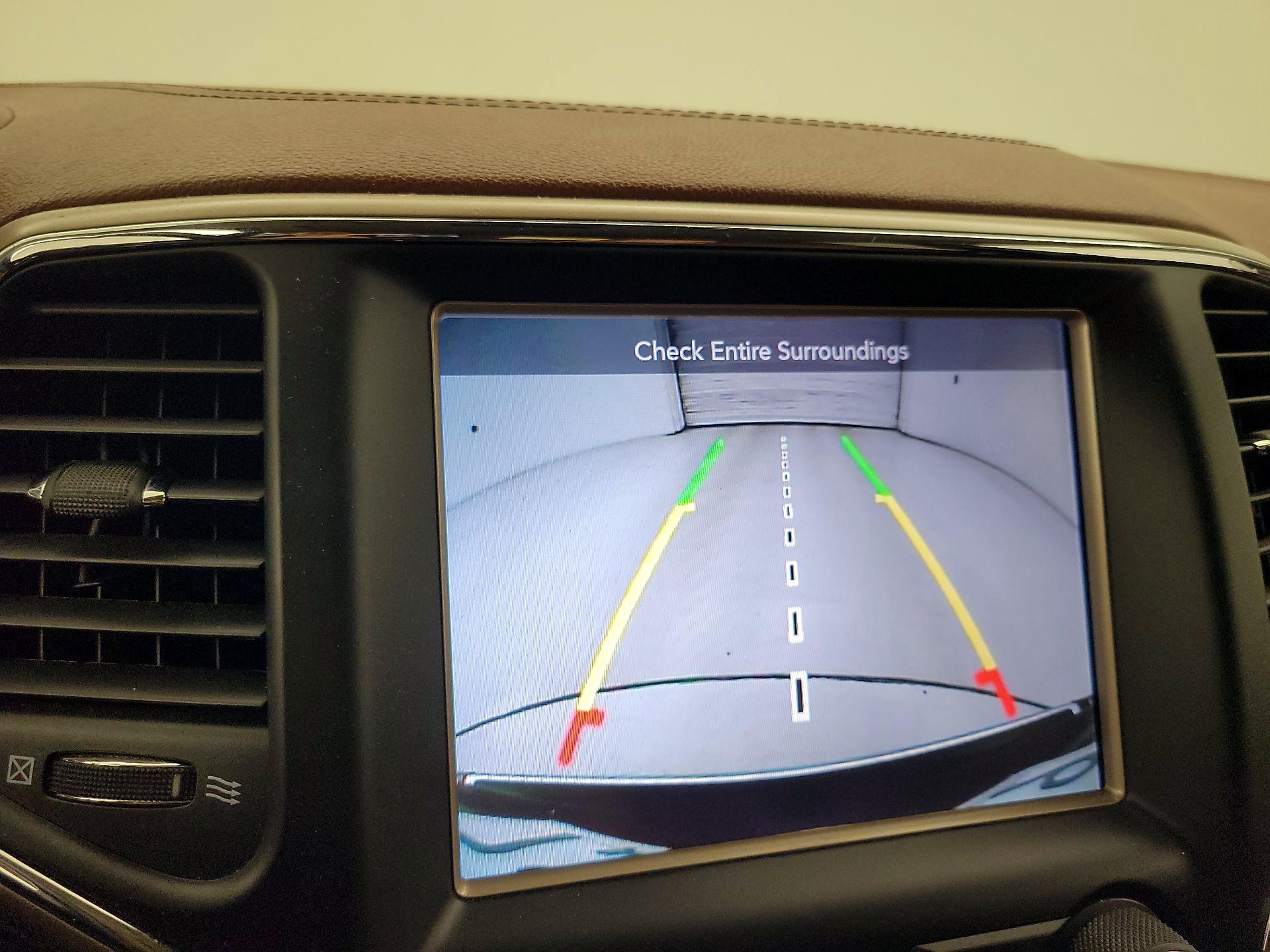 Thumbnail: 2016 Jeep Grand Cherokee - 15