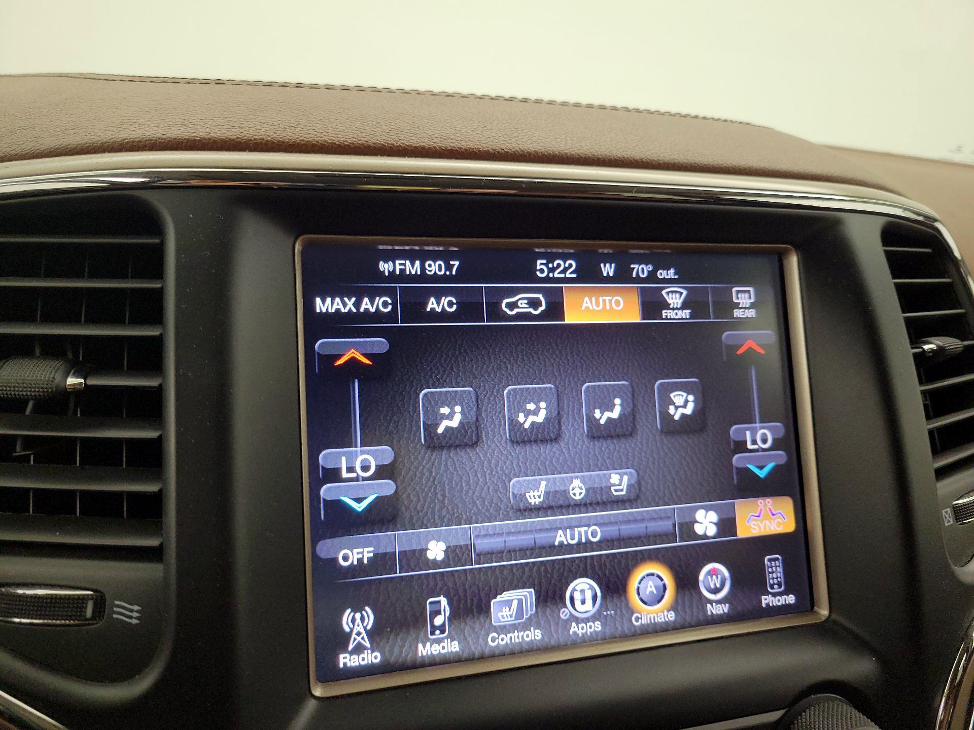 Thumbnail: 2016 Jeep Grand Cherokee - 17