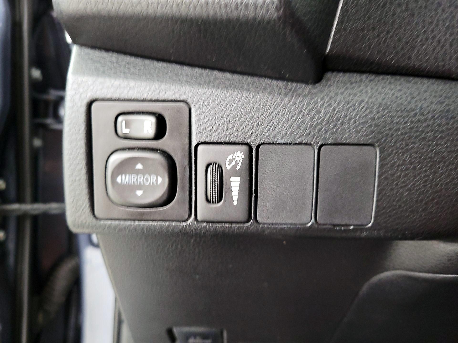Thumbnail: 2014 Toyota Corolla - 13