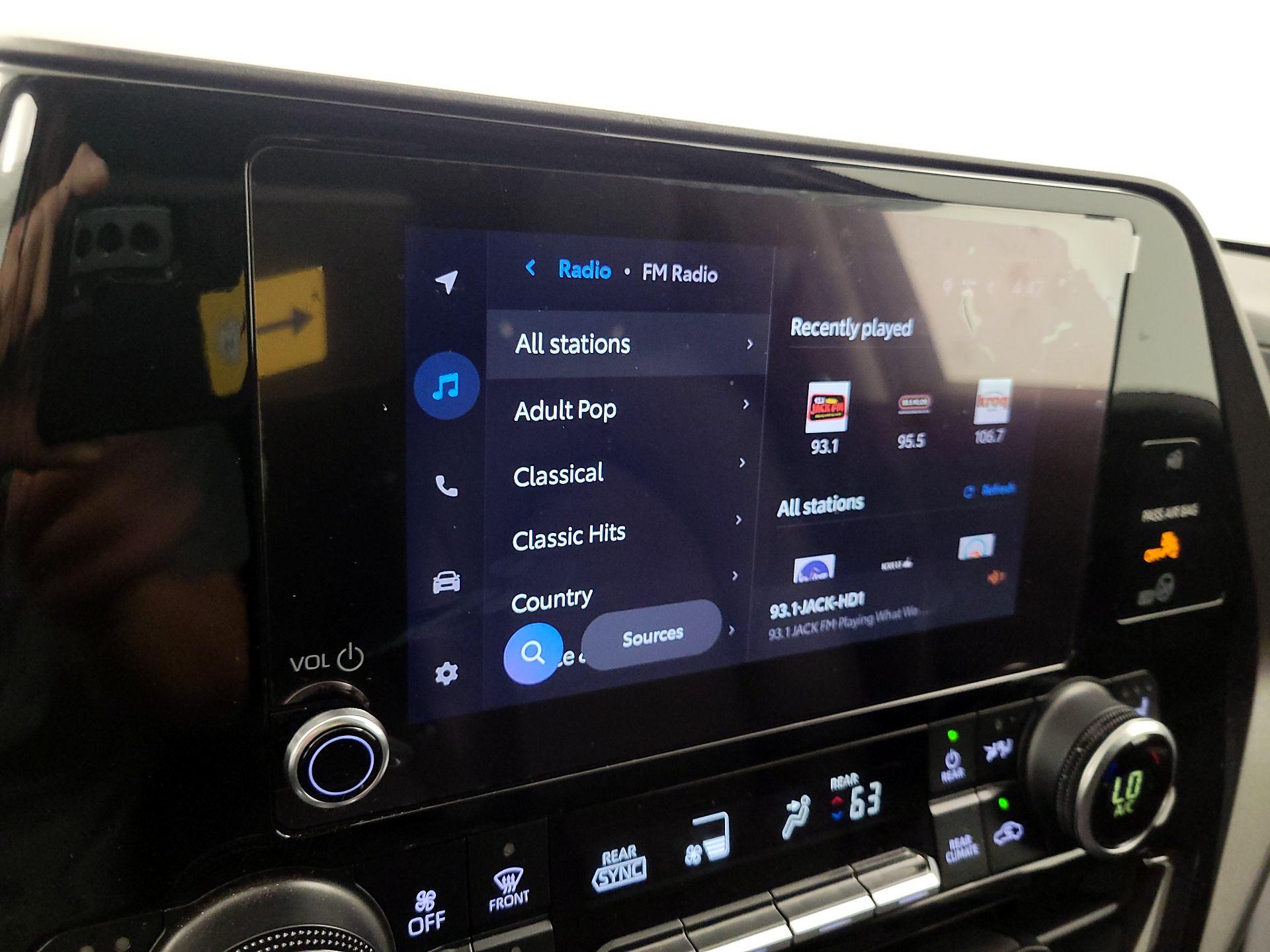 Thumbnail: 2024 Toyota Highlander - 15