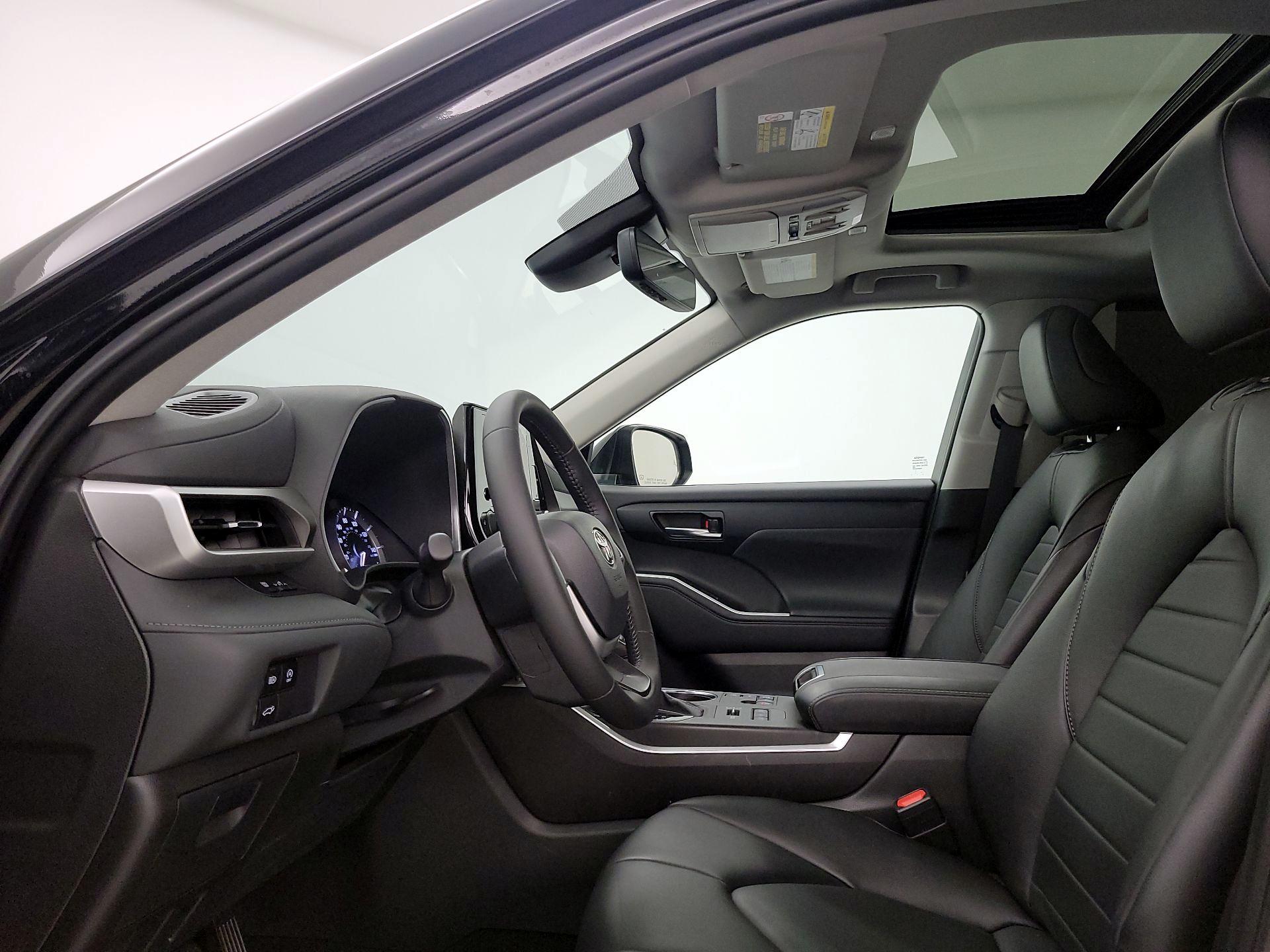 Thumbnail: 2024 Toyota Highlander - 19