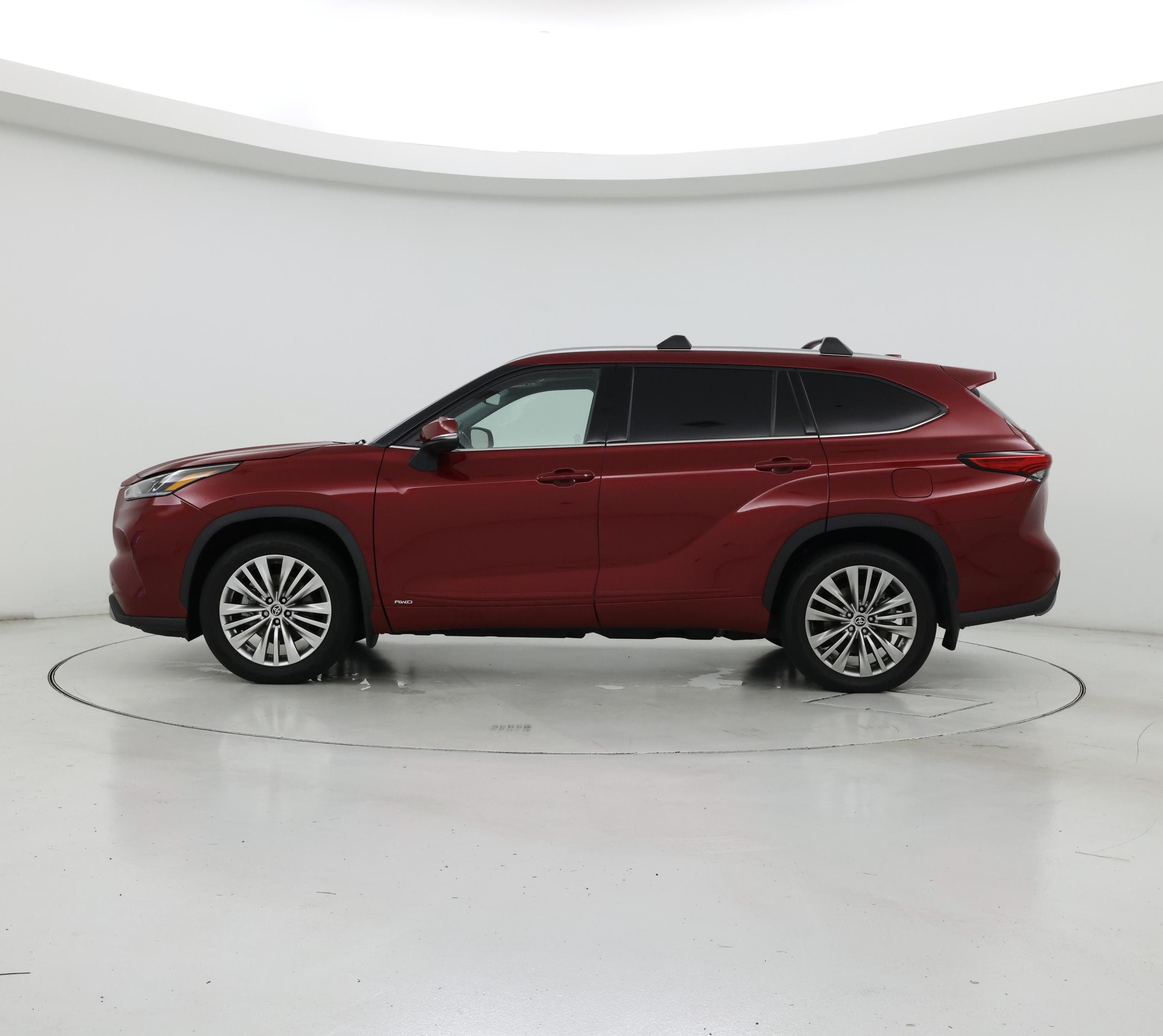 Thumbnail: 2022 Toyota Highlander - 3