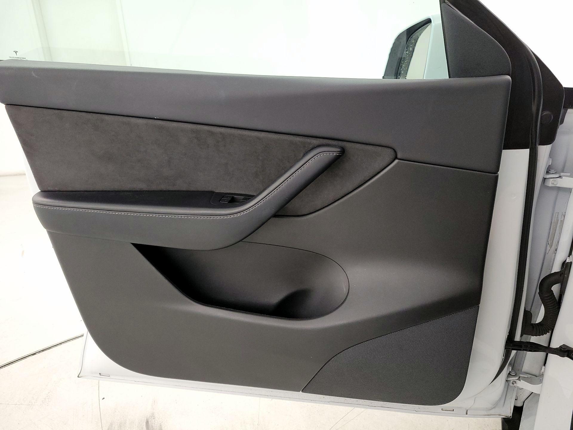 Thumbnail: 2021 Tesla Model Y - 12