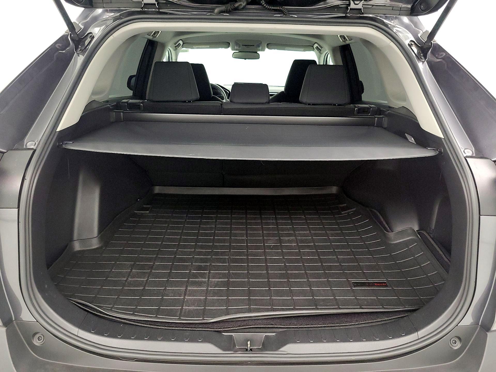 Thumbnail: 2021 Toyota RAV4 - 20