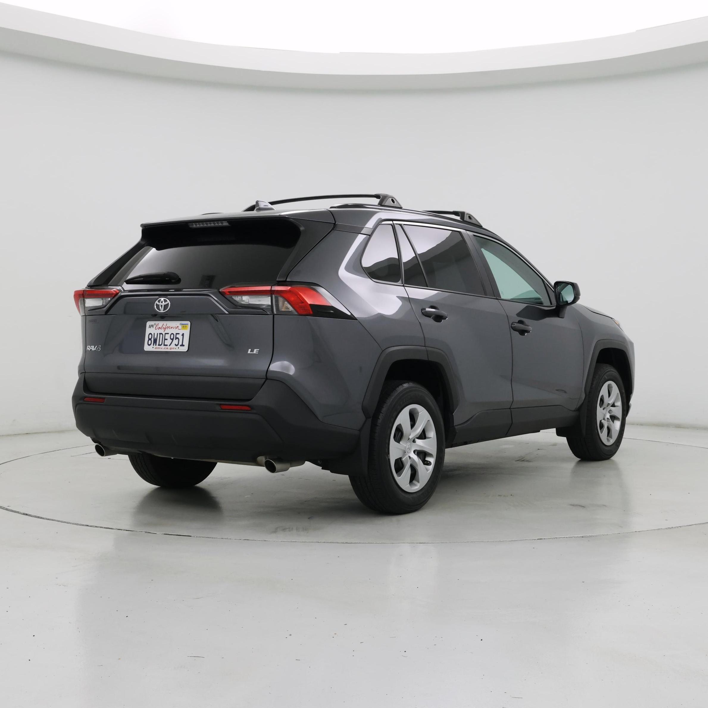 Thumbnail: 2021 Toyota RAV4 - 8