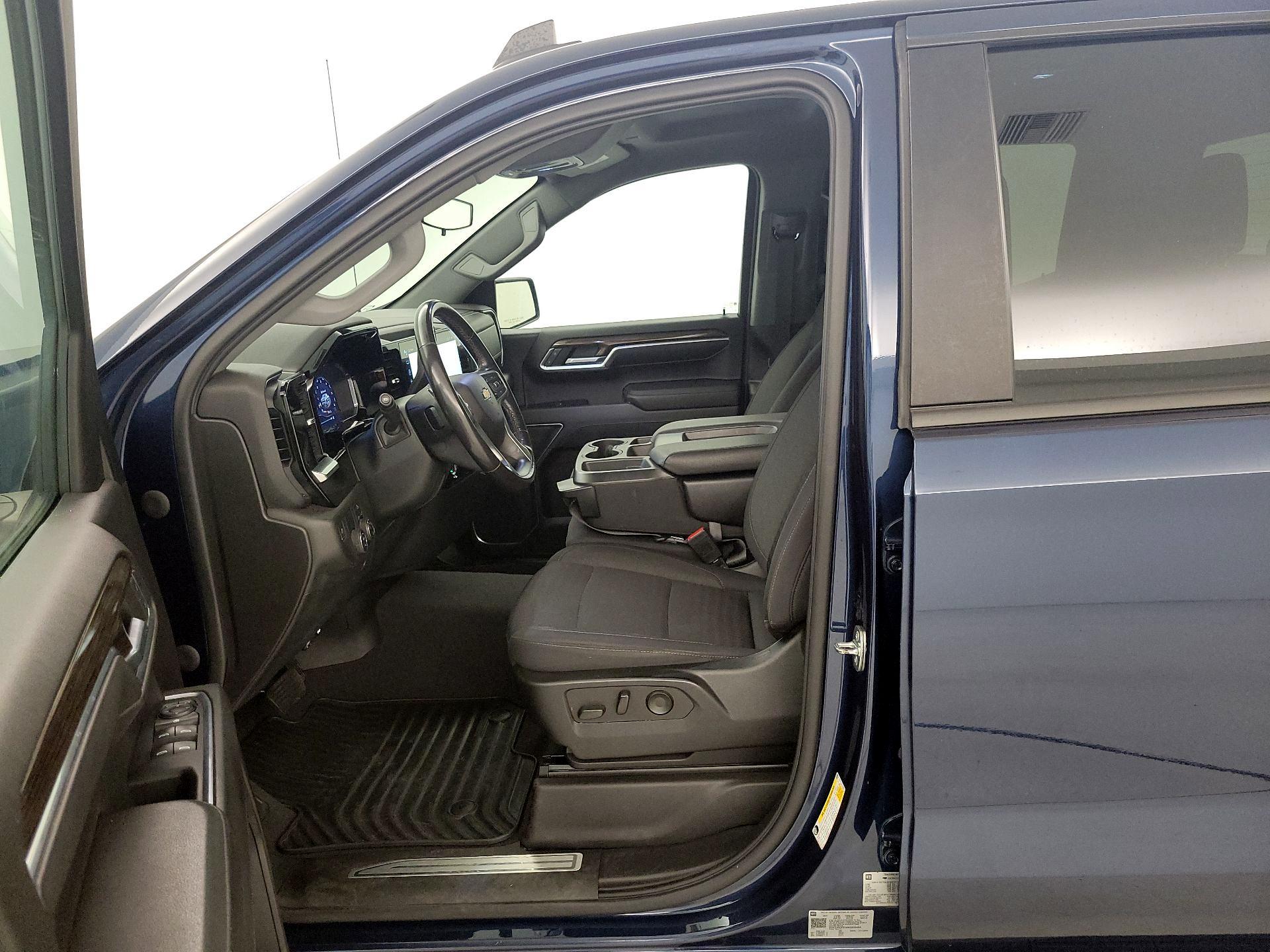 Thumbnail: 2022 Chevrolet Silverado 1500 - 11