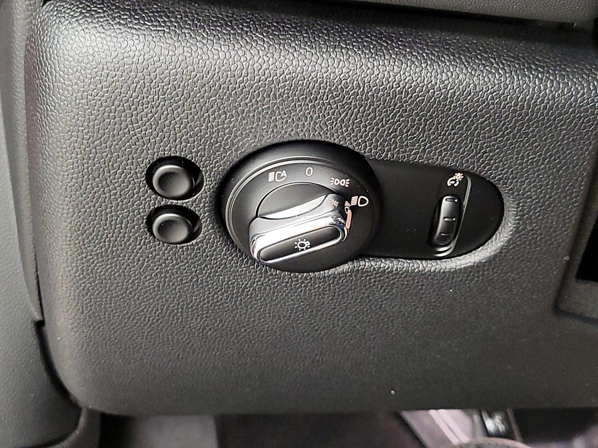 Thumbnail: 2019 MINI Cooper Hardtop - 13
