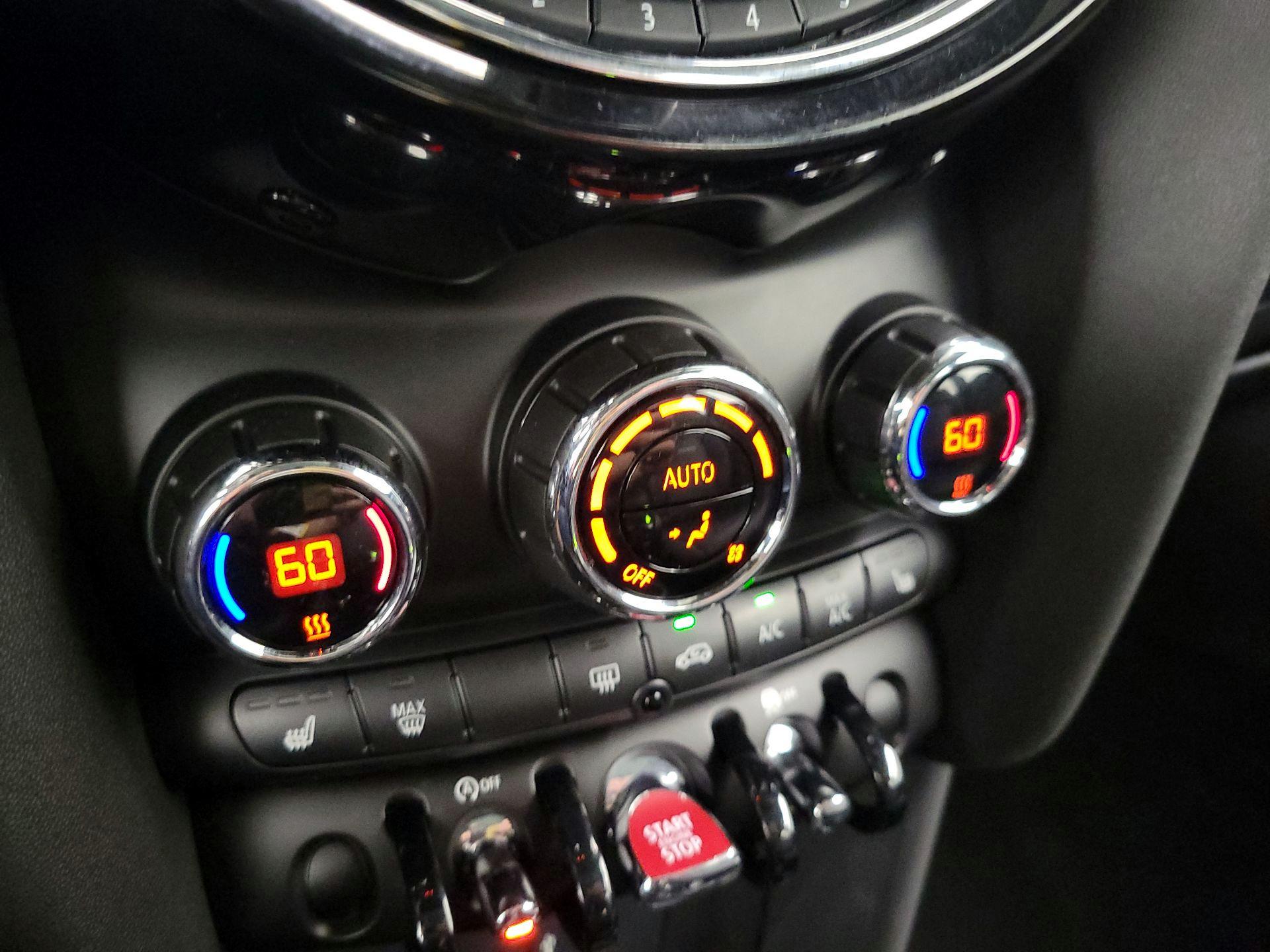 Thumbnail: 2019 MINI Cooper Hardtop - 16