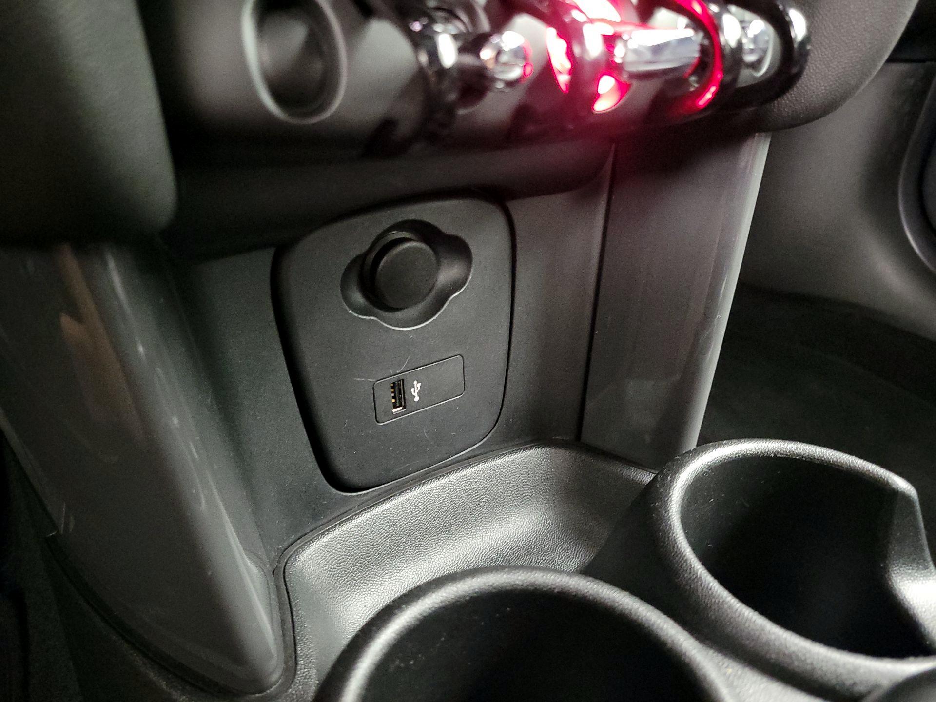 Thumbnail: 2019 MINI Cooper Hardtop - 18