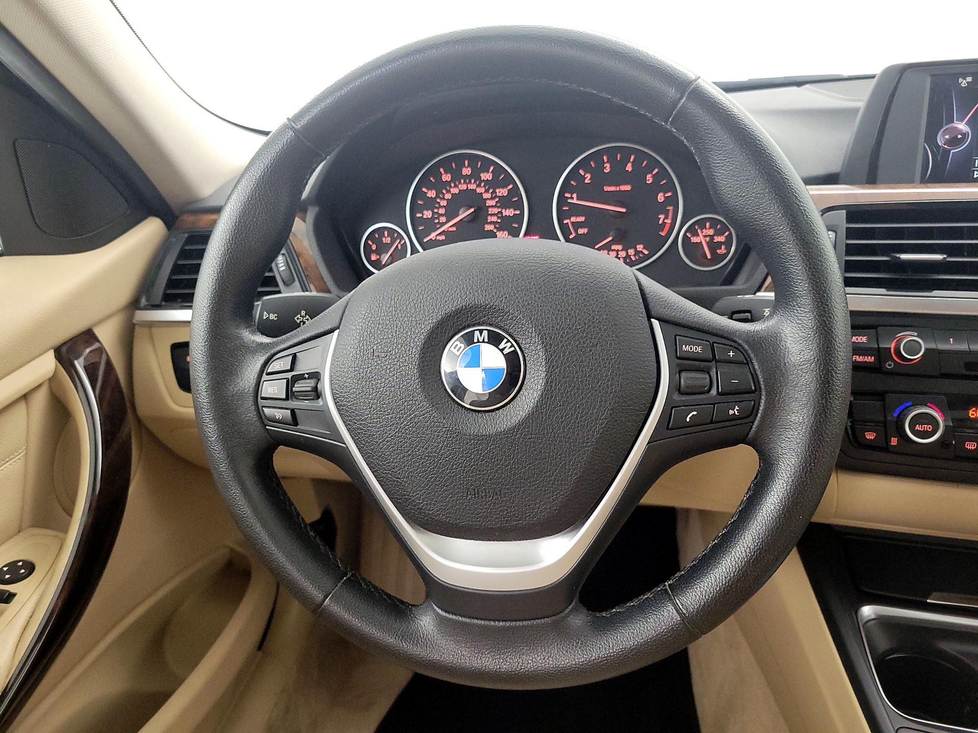 Thumbnail: 2015 BMW 3 Series - 10