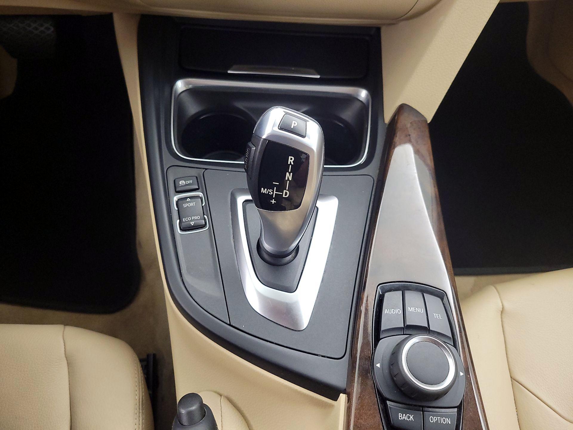 Thumbnail: 2015 BMW 3 Series - 16
