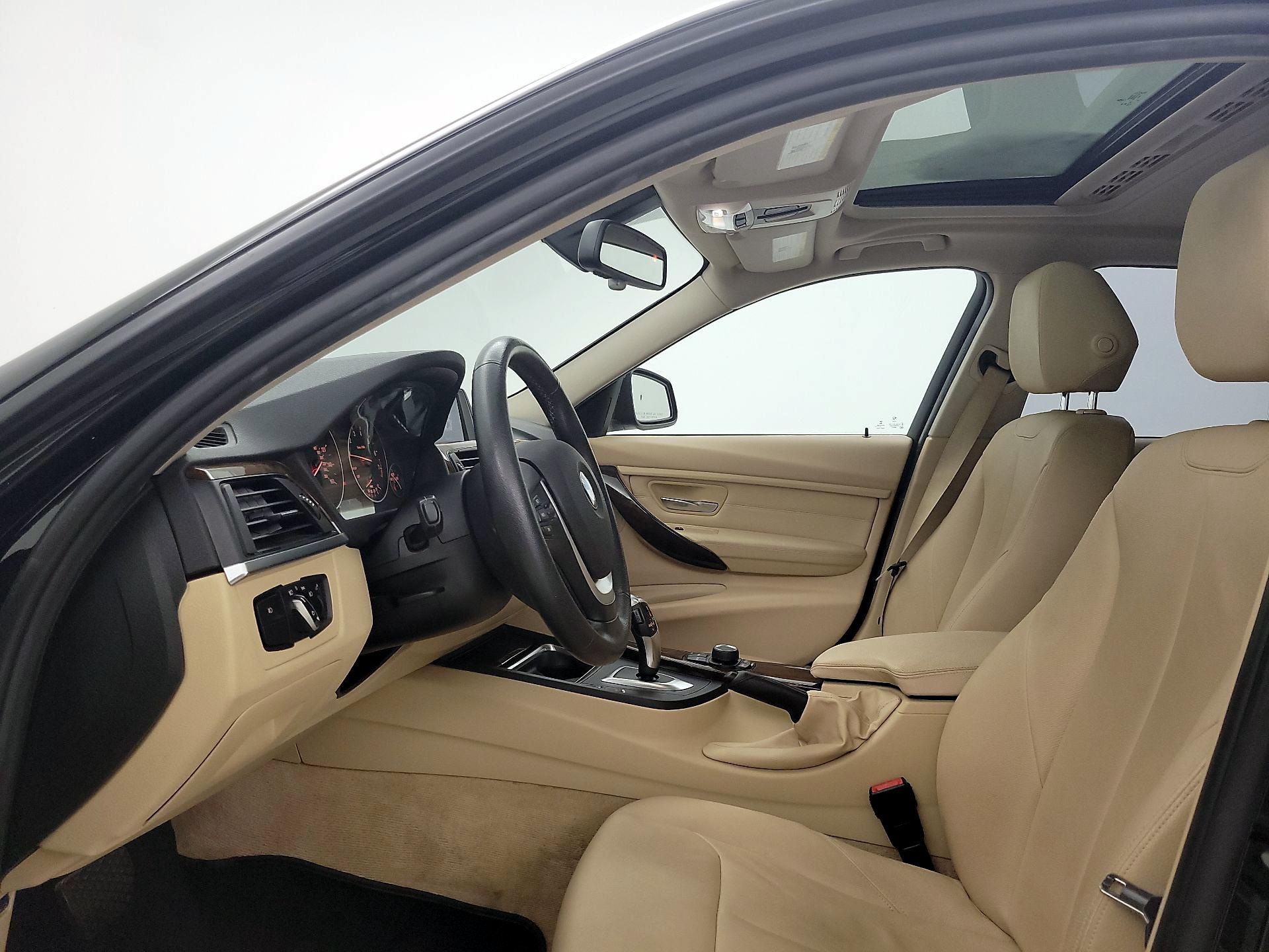 Thumbnail: 2015 BMW 3 Series - 18