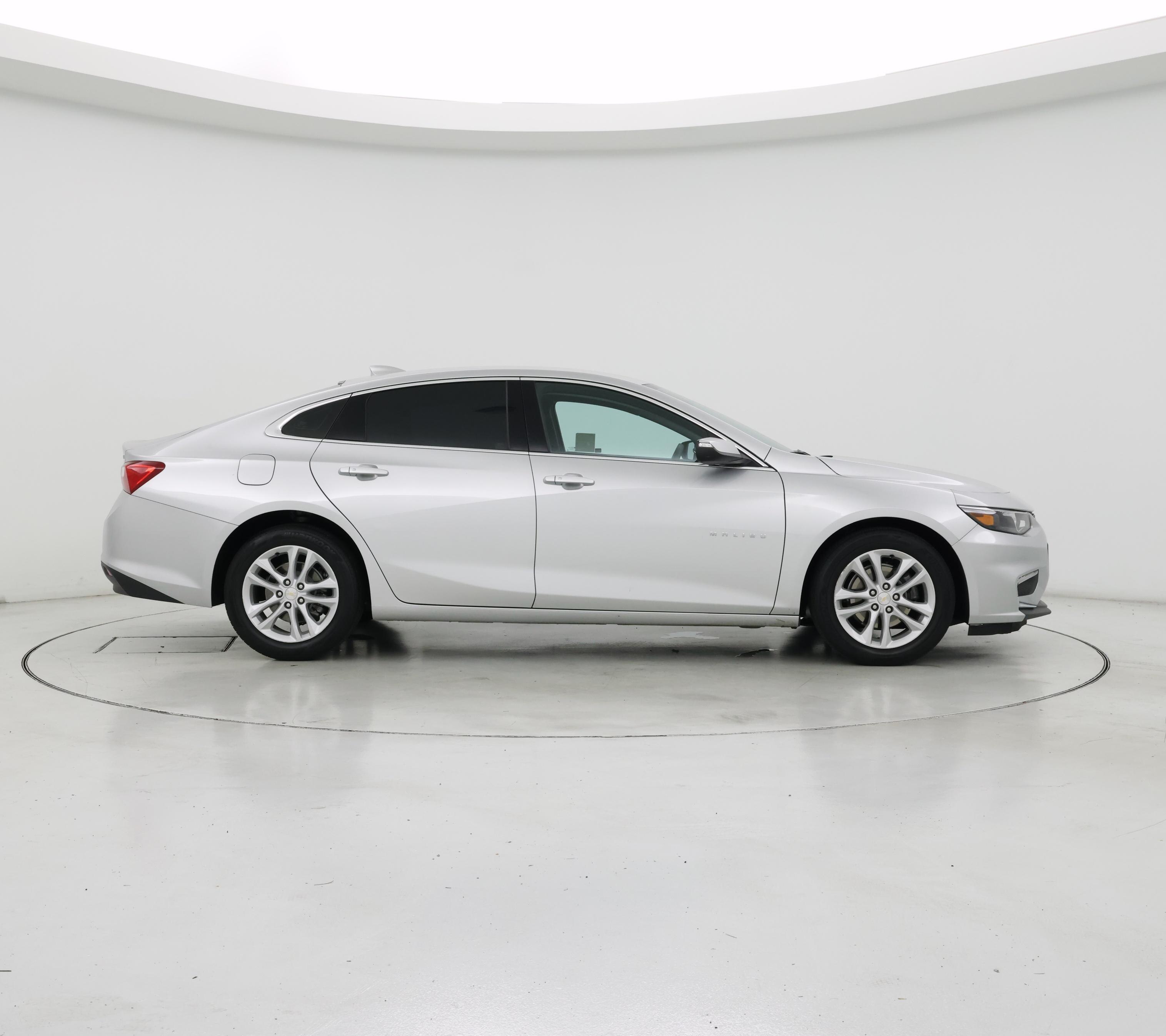 Thumbnail: 2017 Chevrolet Malibu - 7