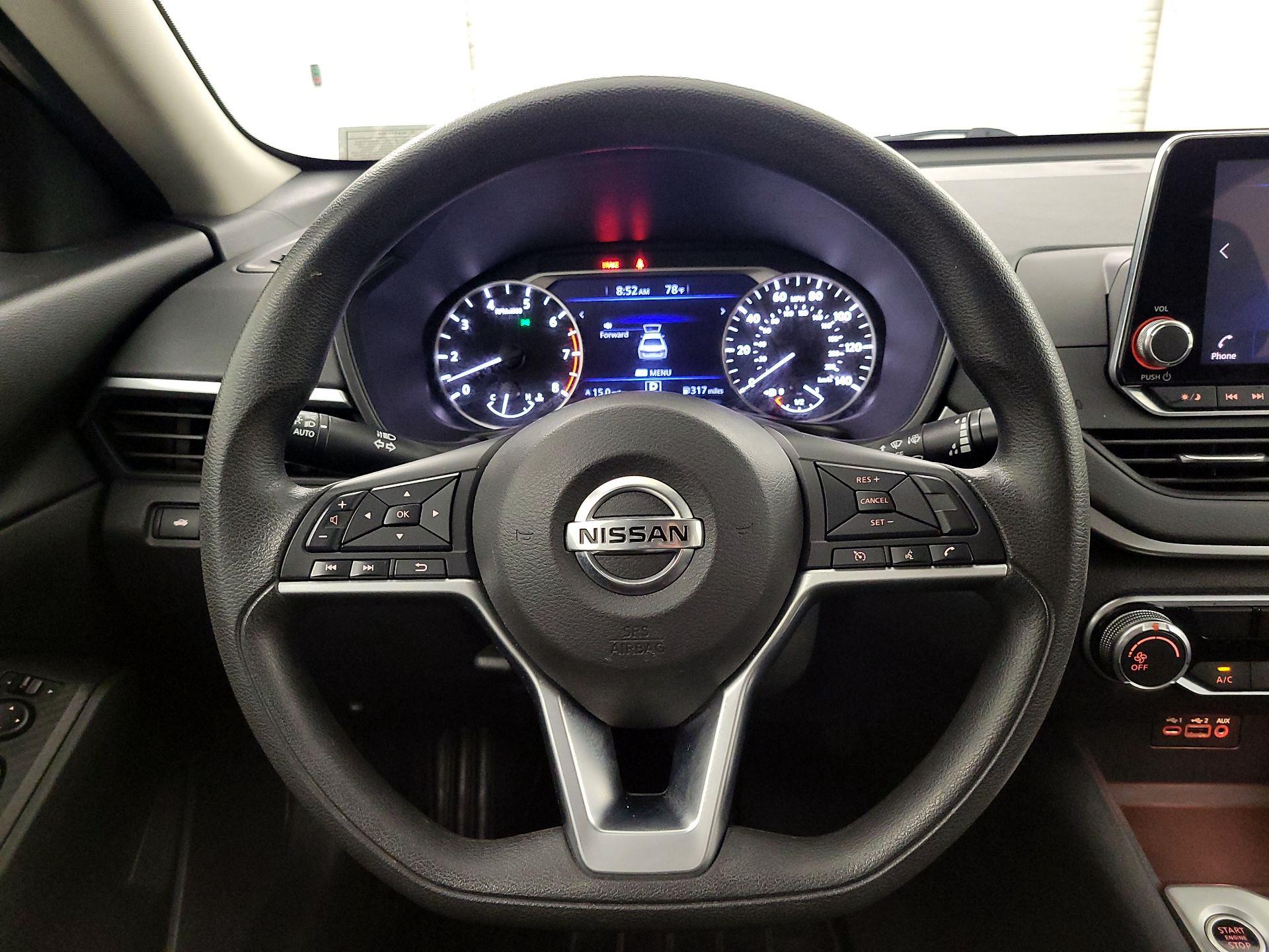 Thumbnail: 2019 Nissan Altima - 10