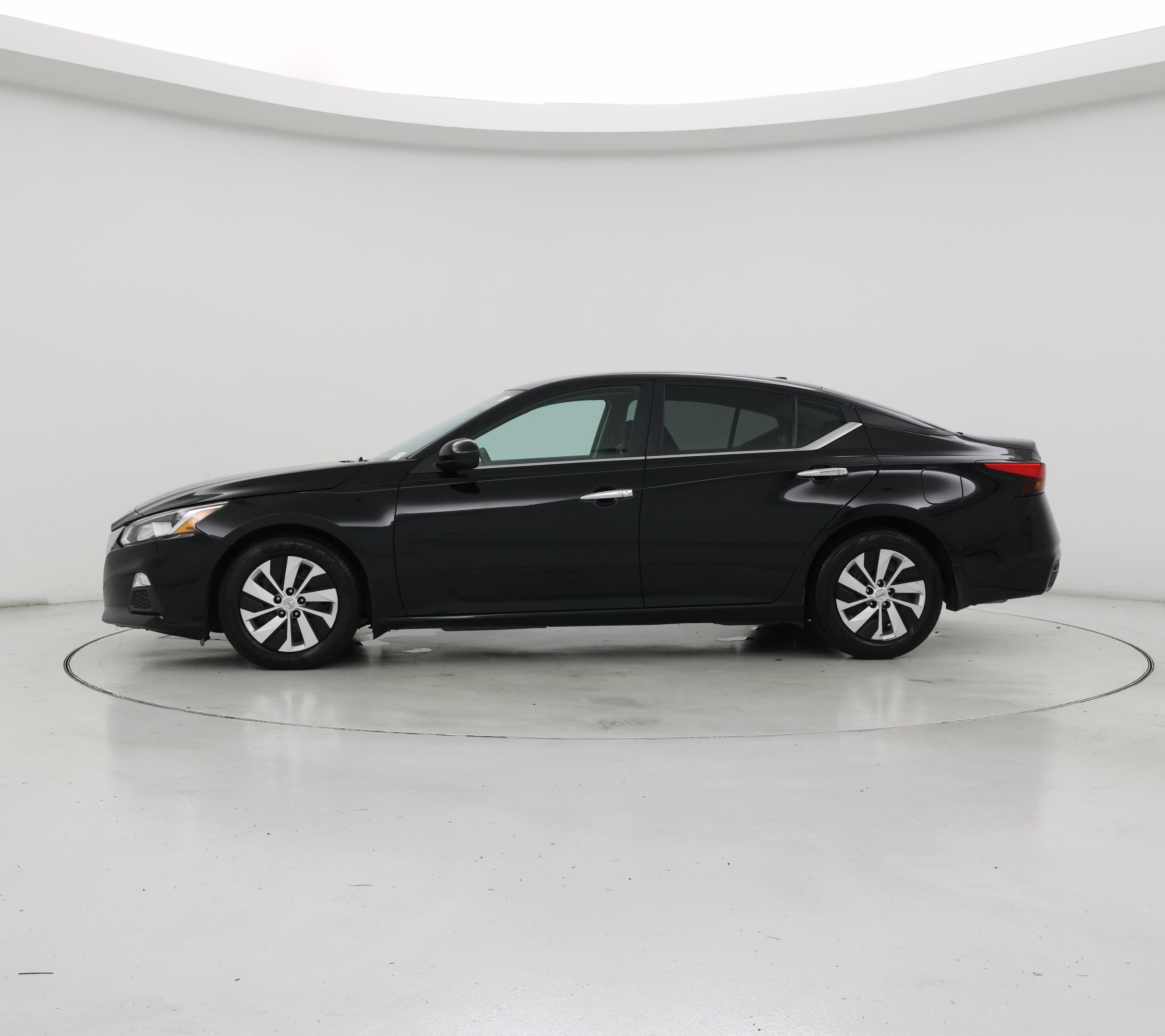 Thumbnail: 2019 Nissan Altima - 3
