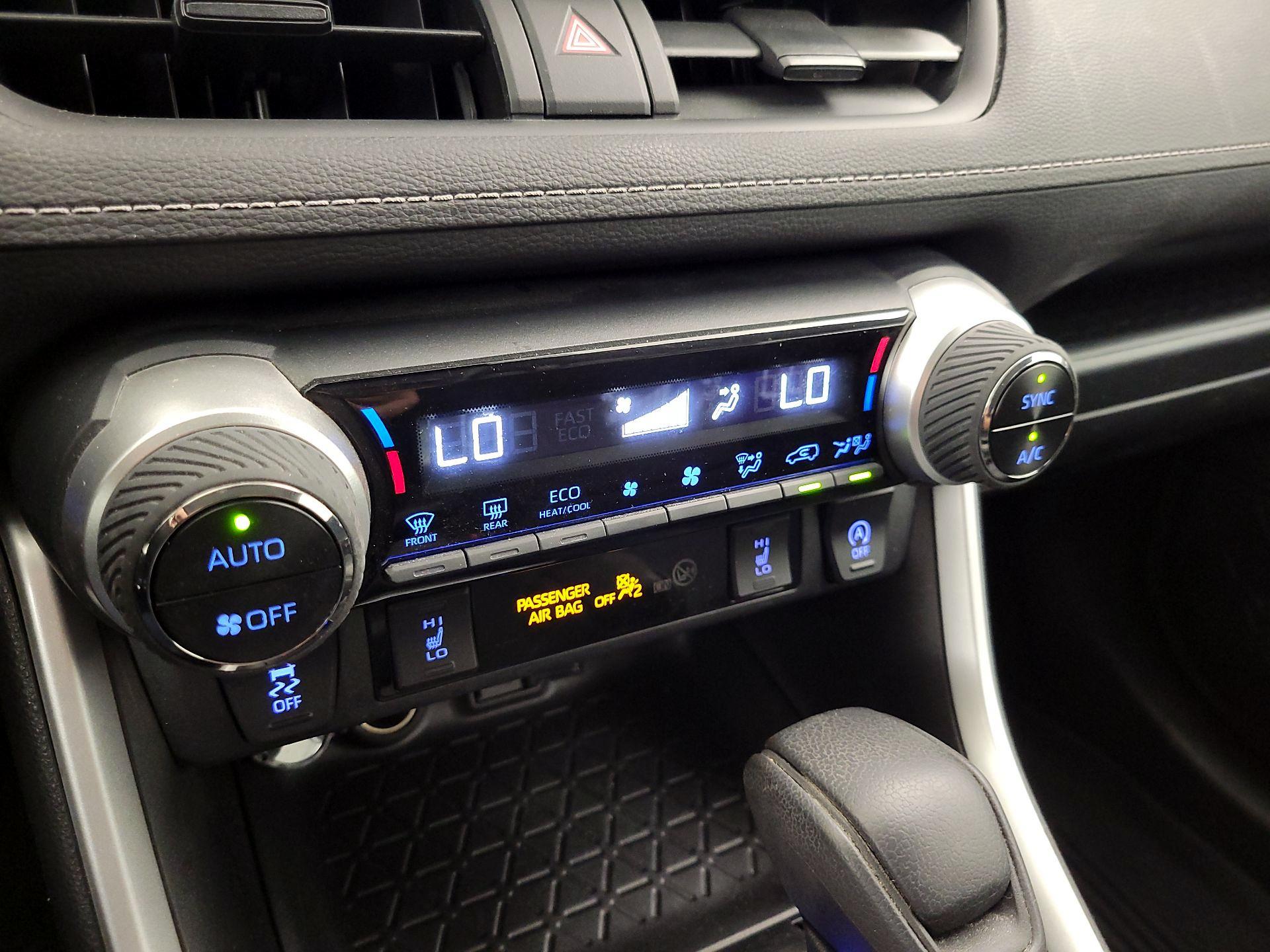 Thumbnail: 2021 Toyota RAV4 - 16