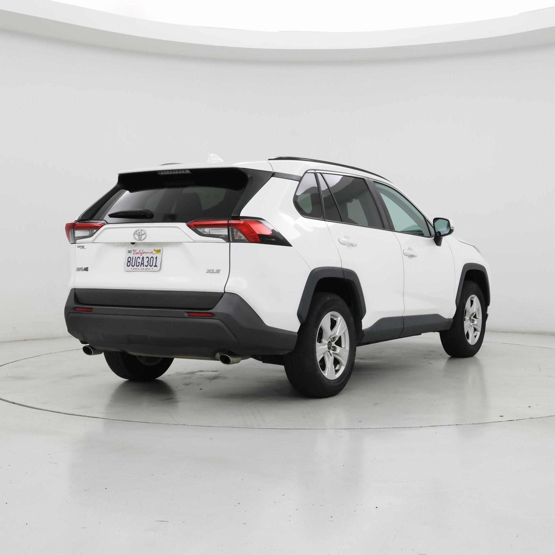 Thumbnail: 2021 Toyota RAV4 - 8