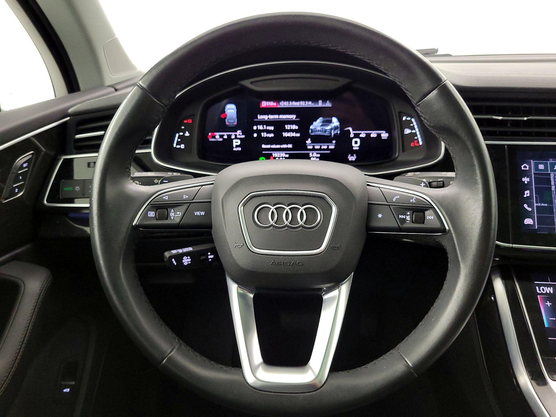 Thumbnail: 2023 Audi Q7 - 10