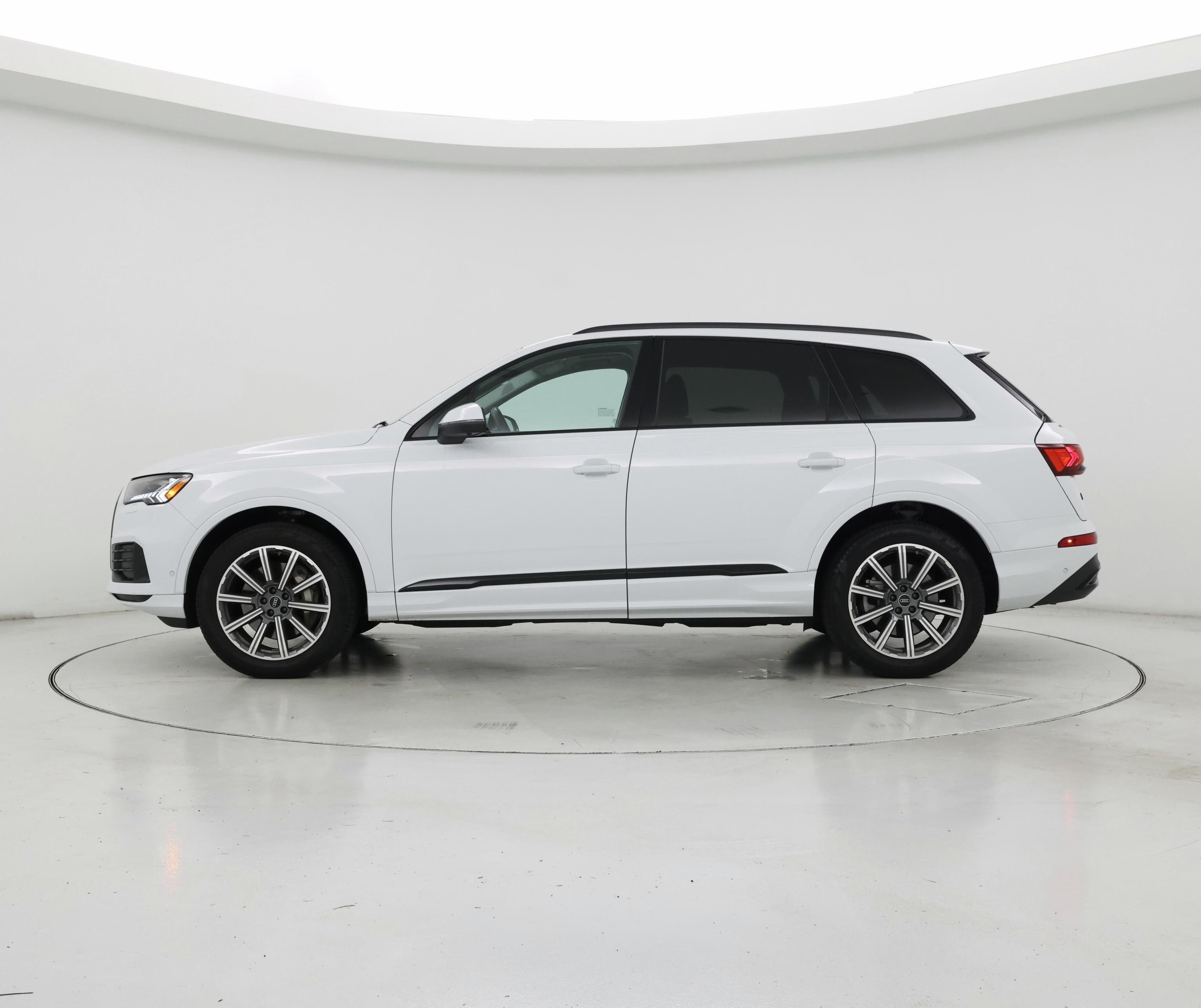 Thumbnail: 2023 Audi Q7 - 3