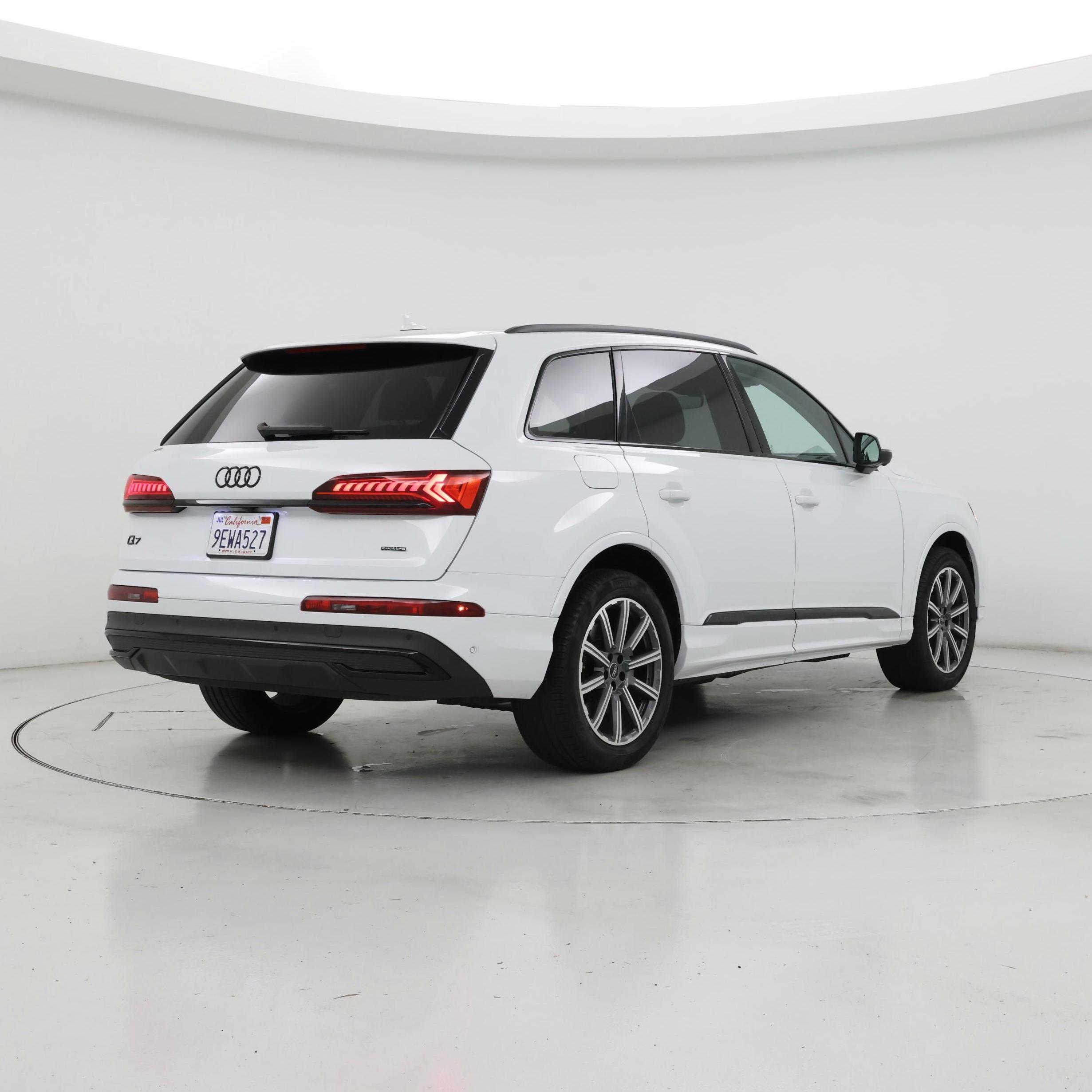 Thumbnail: 2023 Audi Q7 - 8