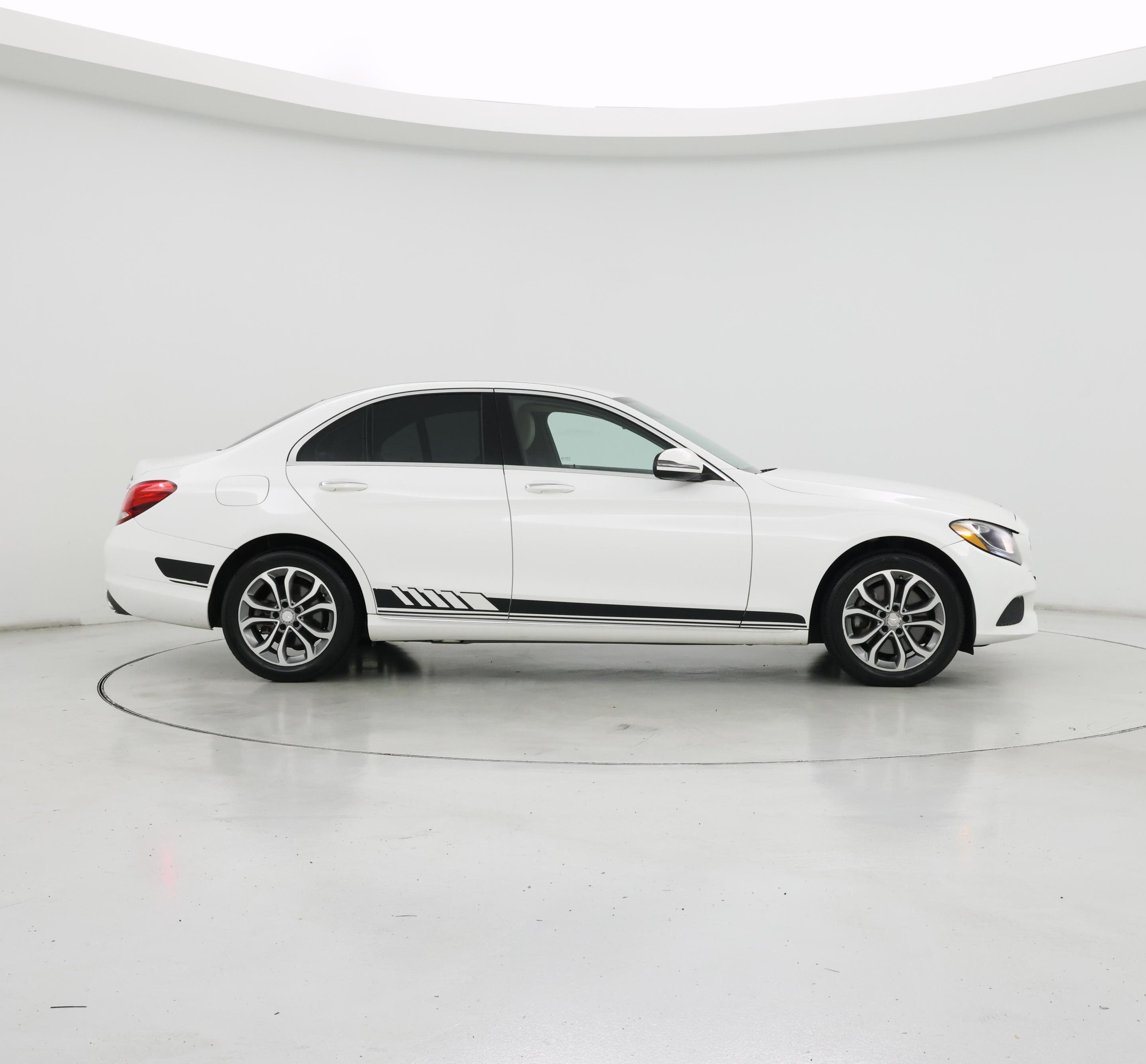 Thumbnail: 2016 Mercedes-Benz C-Class - 7