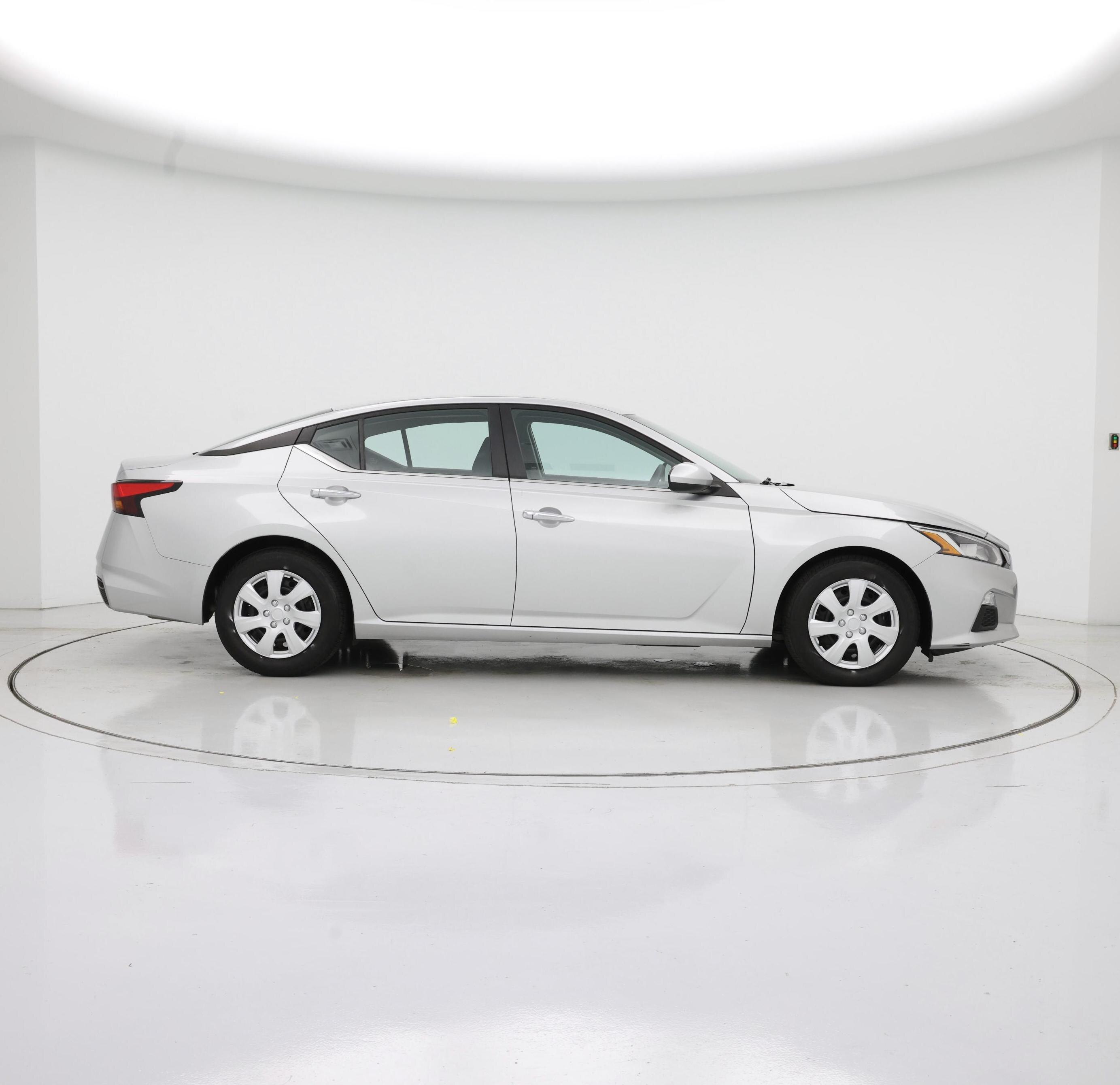 Thumbnail: 2021 Nissan Altima - 7