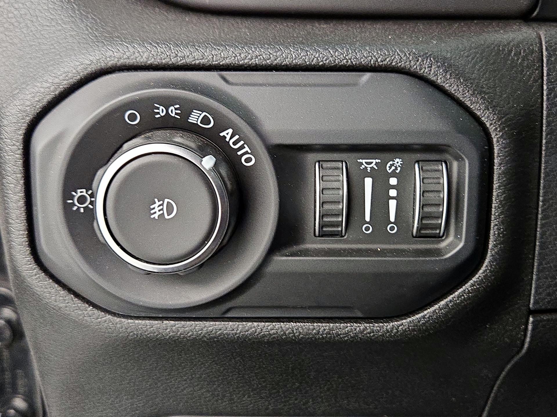 Thumbnail: 2021 Jeep Wrangler - 13