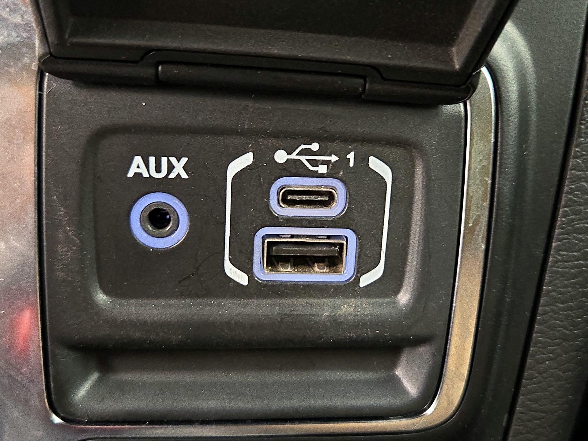 Thumbnail: 2021 Jeep Wrangler - 18