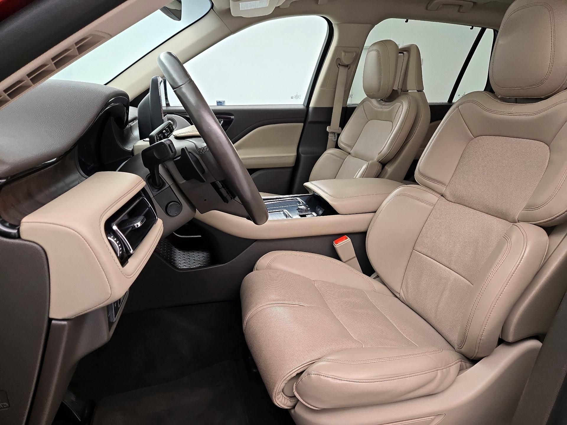 Thumbnail: 2020 Lincoln Aviator - 11