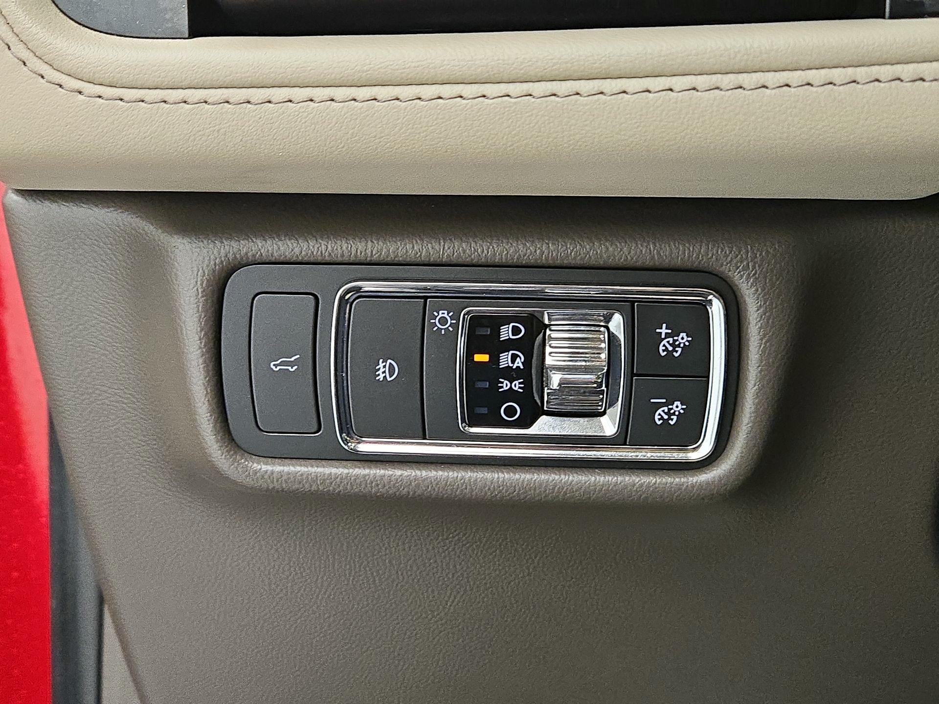 Thumbnail: 2020 Lincoln Aviator - 13