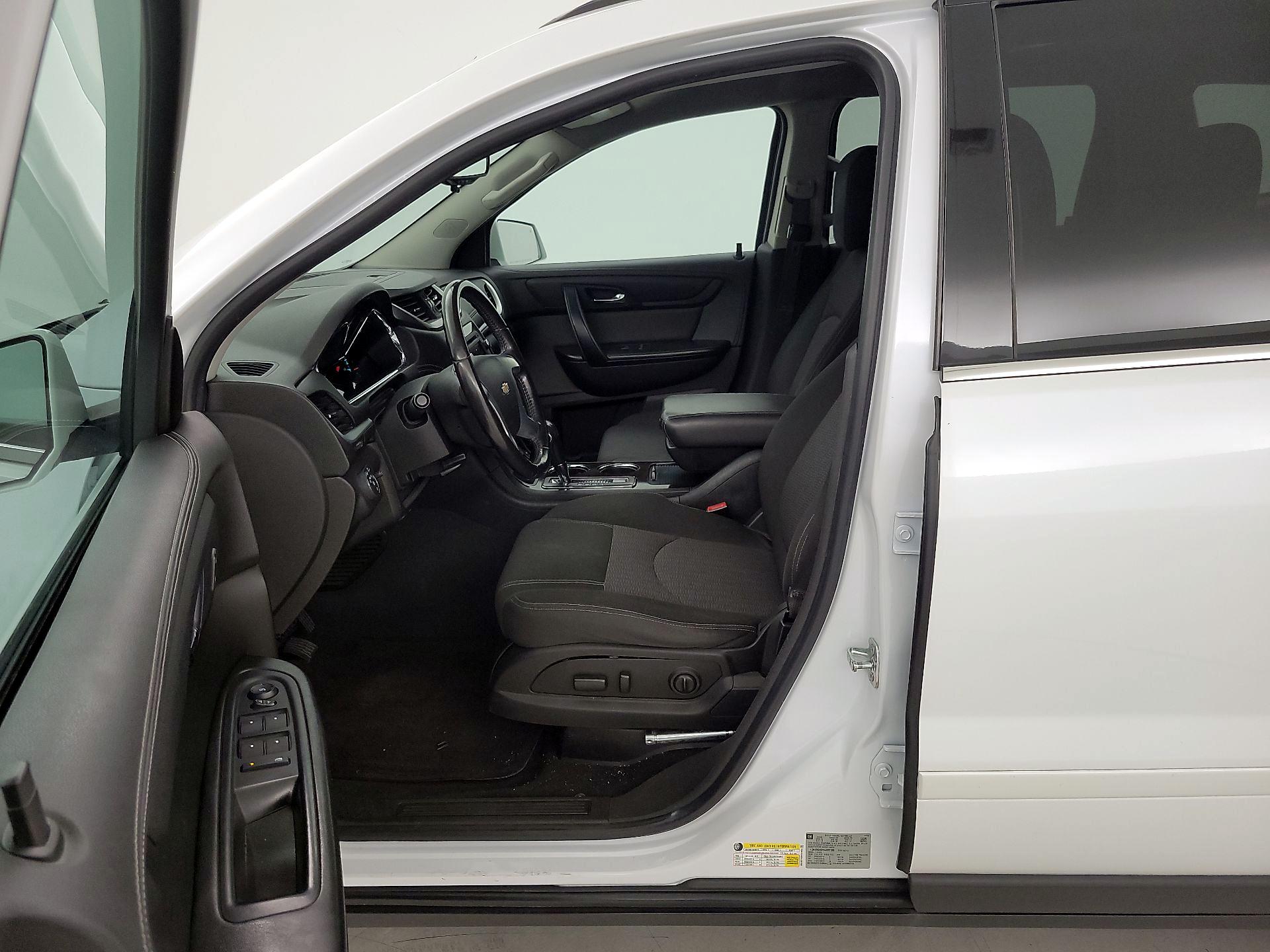 Thumbnail: 2016 Chevrolet Traverse - 11