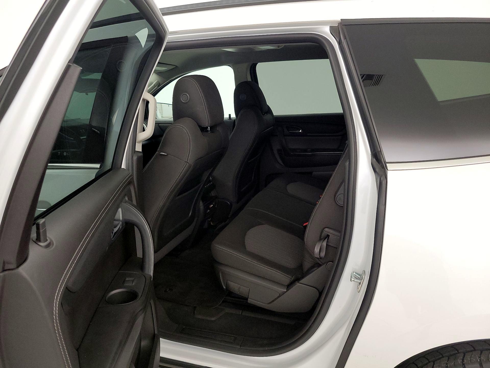 Thumbnail: 2016 Chevrolet Traverse - 19