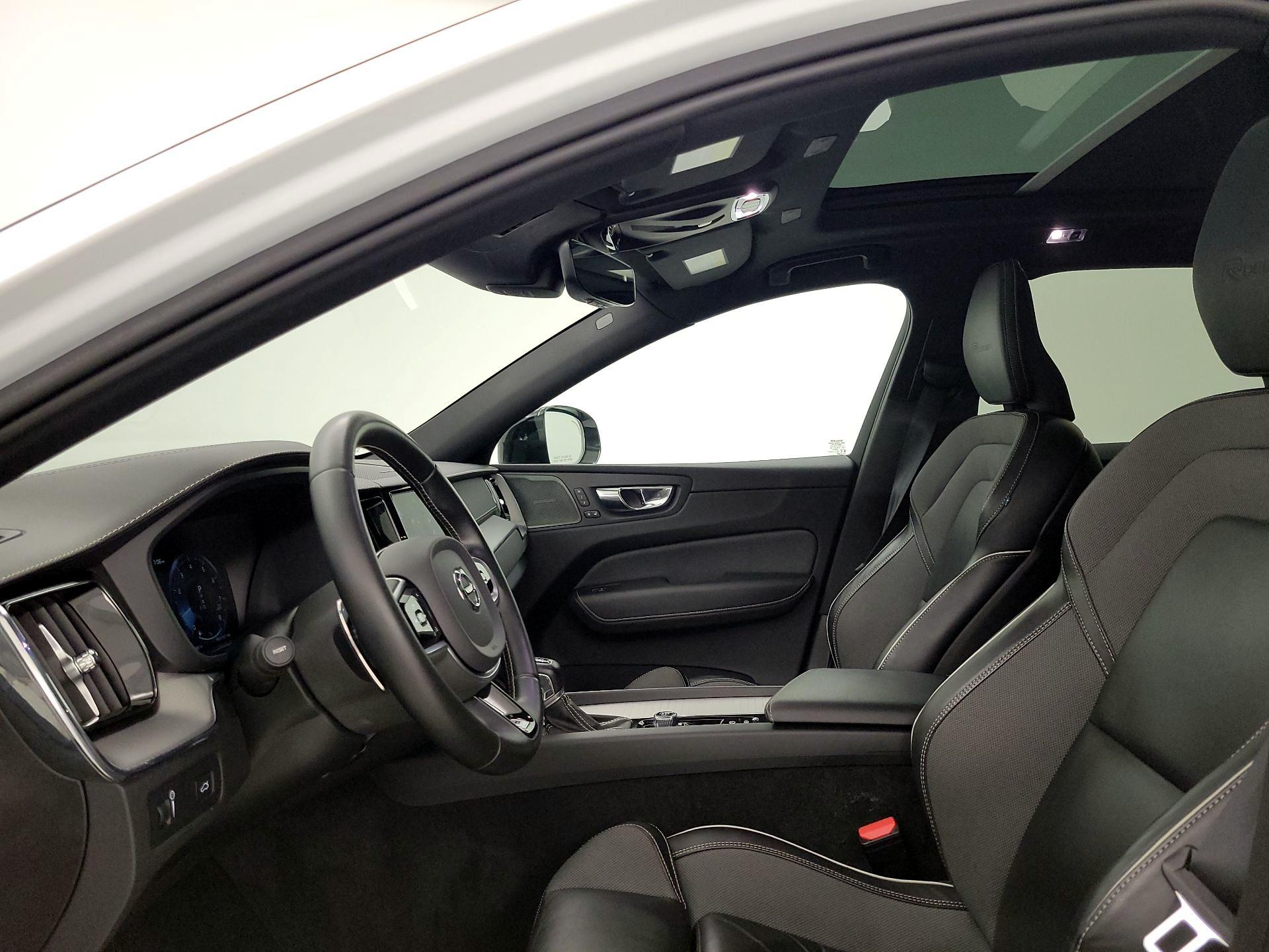 Thumbnail: 2020 Volvo XC60 - 20