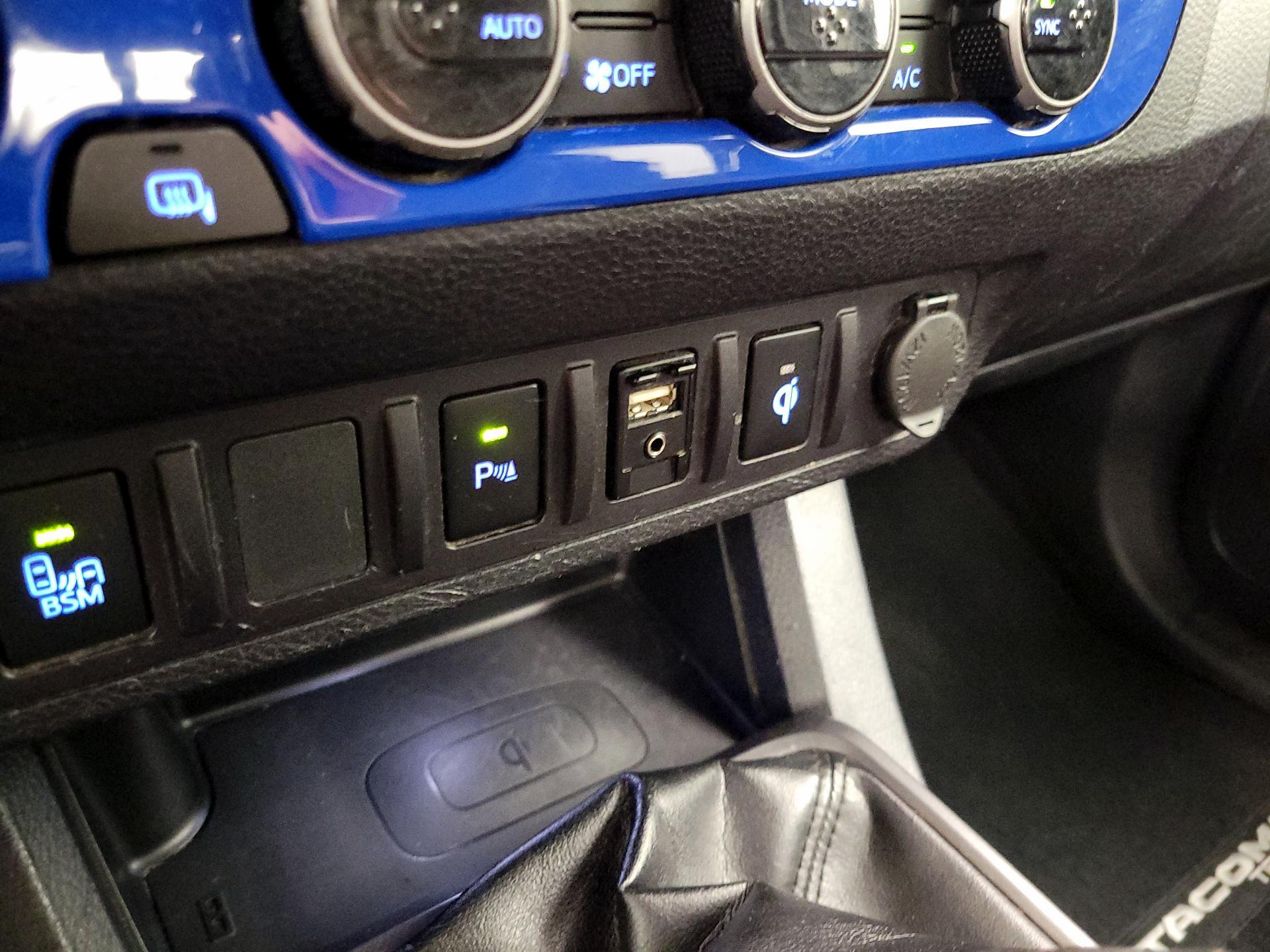Thumbnail: 2018 Toyota Tacoma - 18