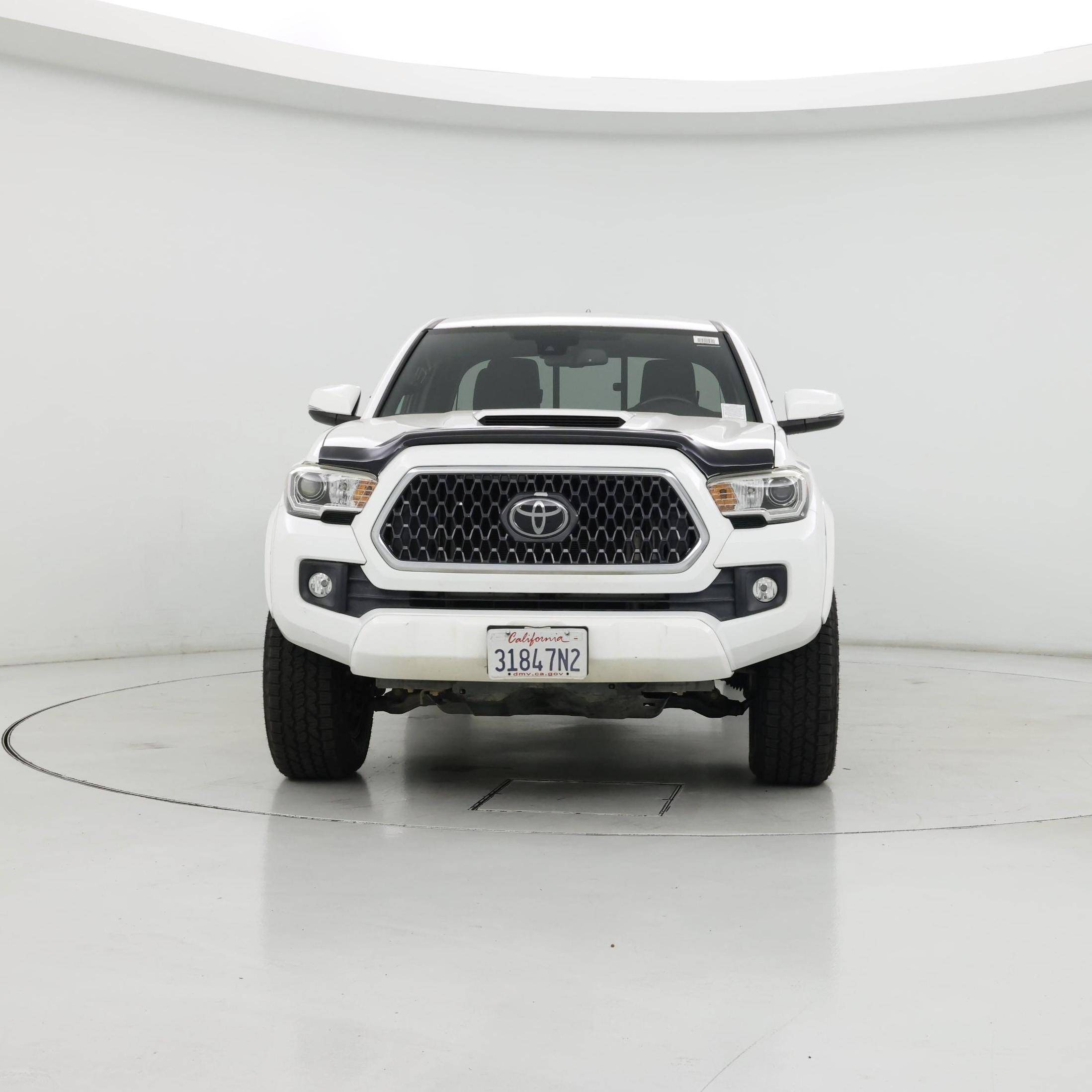 Thumbnail: 2018 Toyota Tacoma - 5