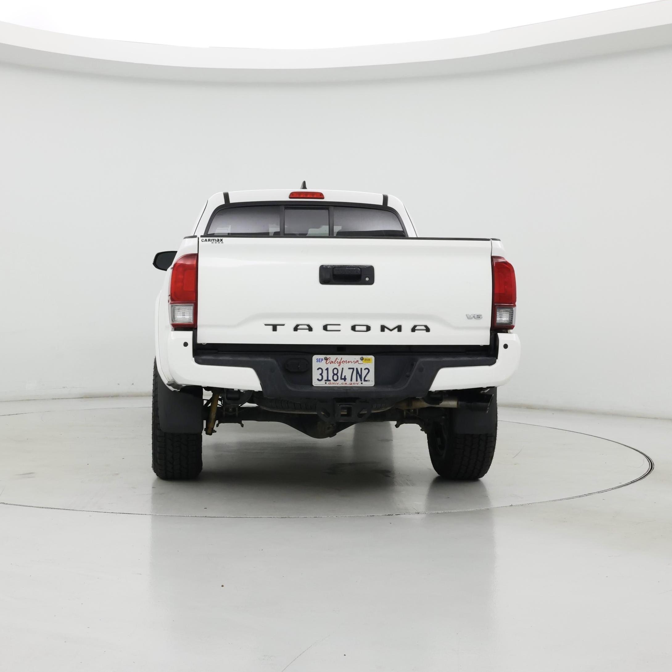 Thumbnail: 2018 Toyota Tacoma - 6