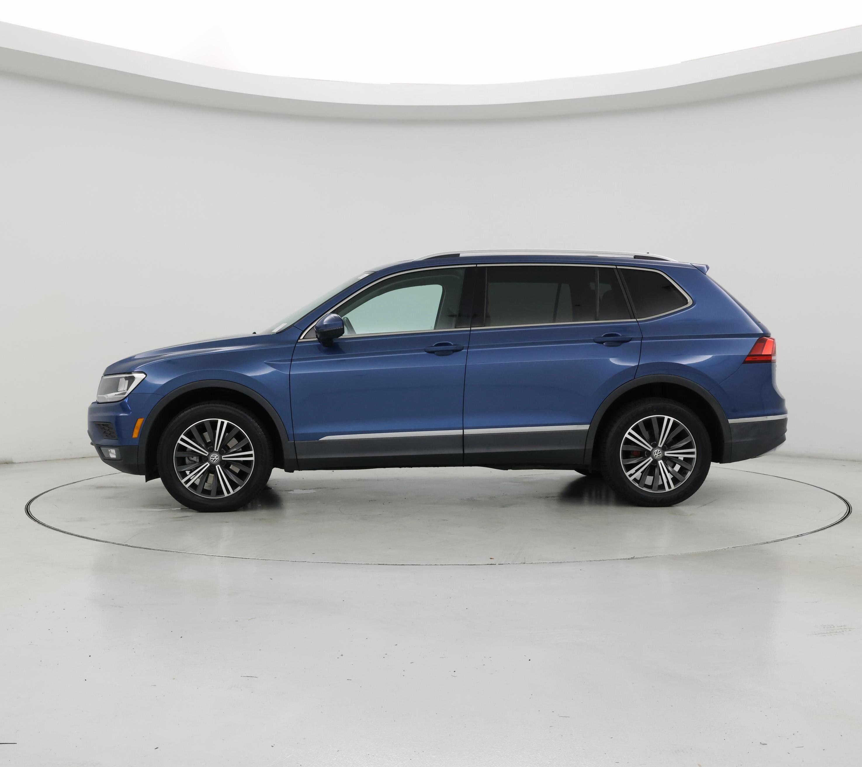 Thumbnail: 2018 Volkswagen Tiguan - 3