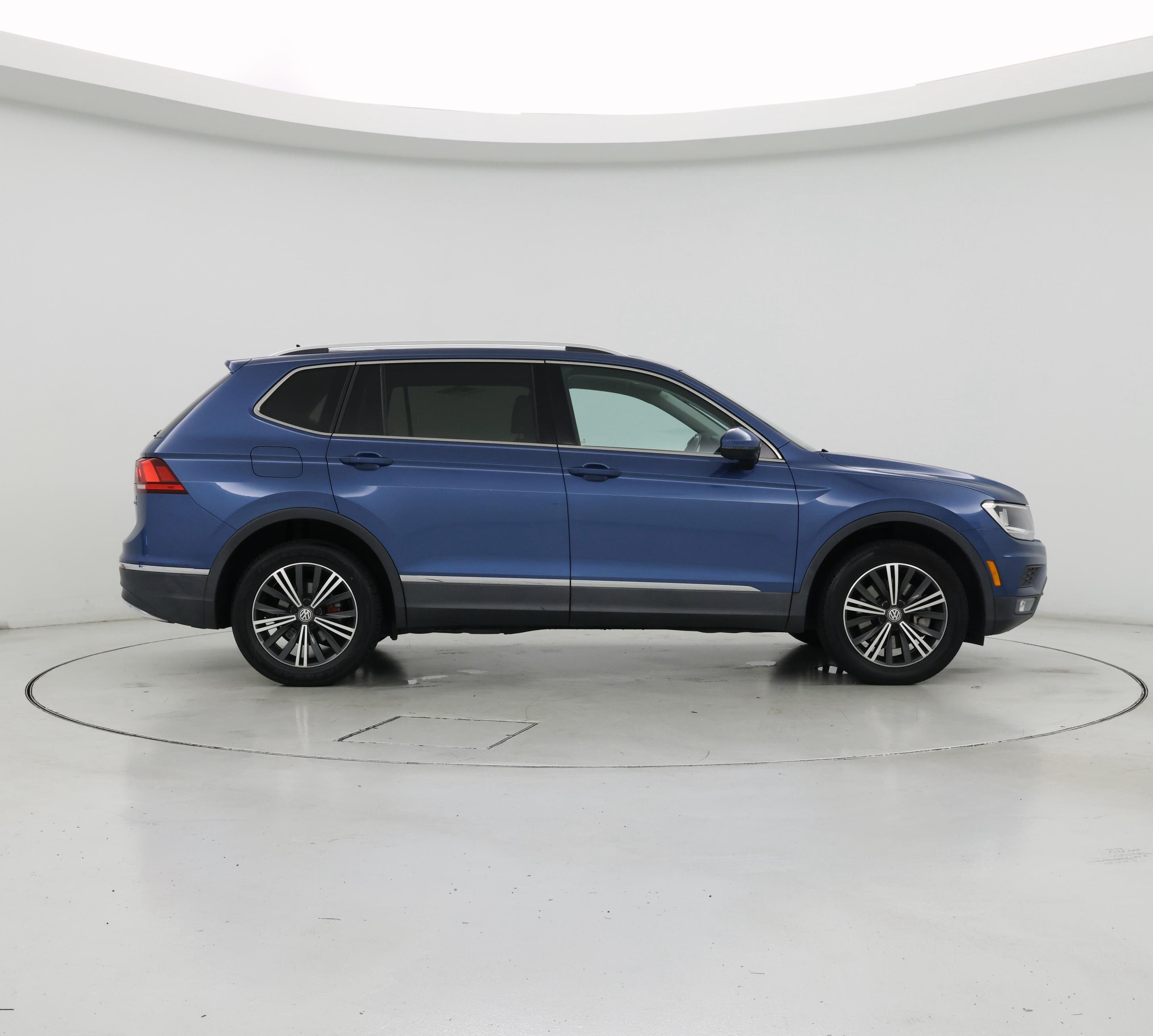 Thumbnail: 2018 Volkswagen Tiguan - 7