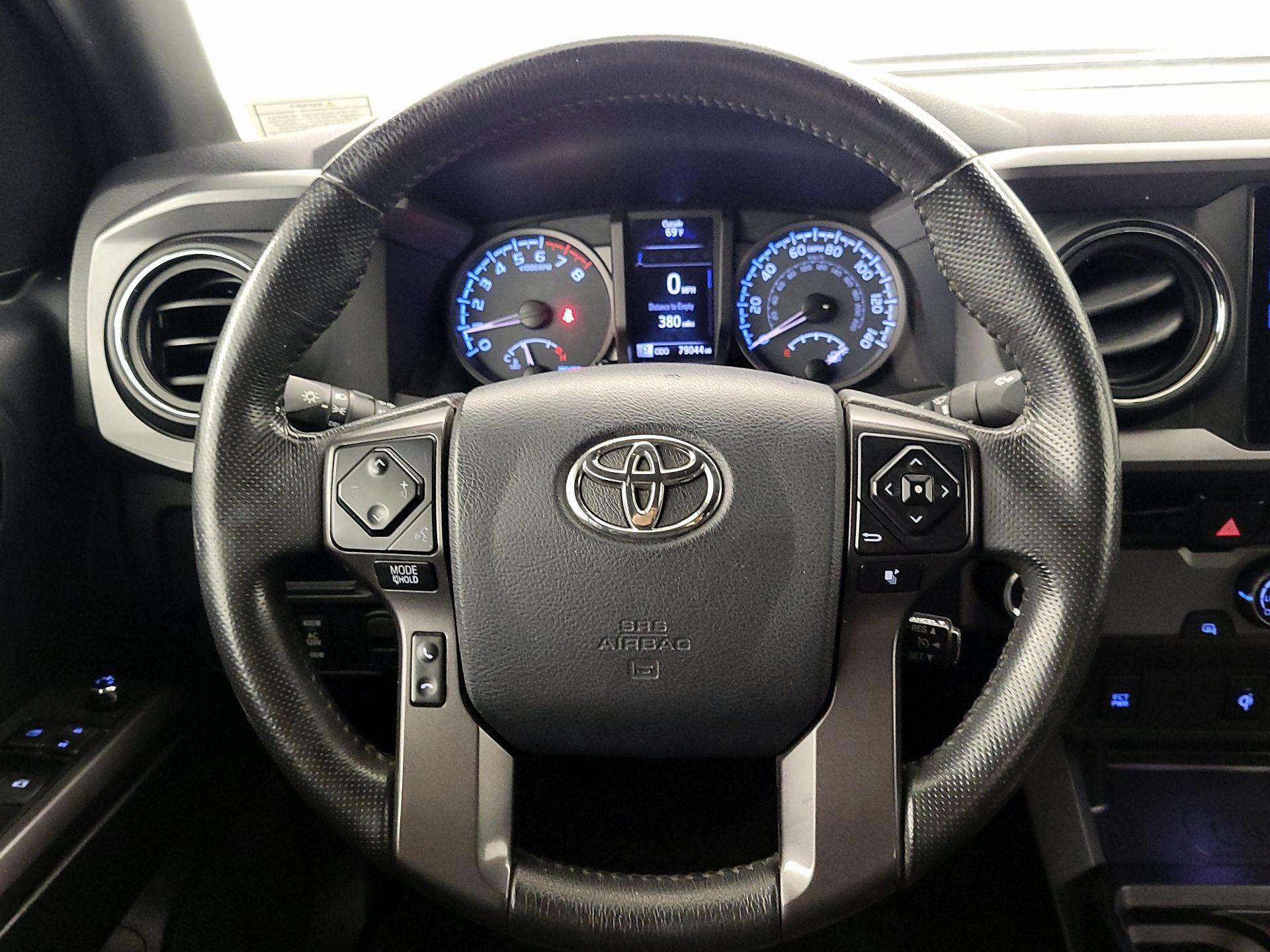 Thumbnail: 2017 Toyota Tacoma - 10