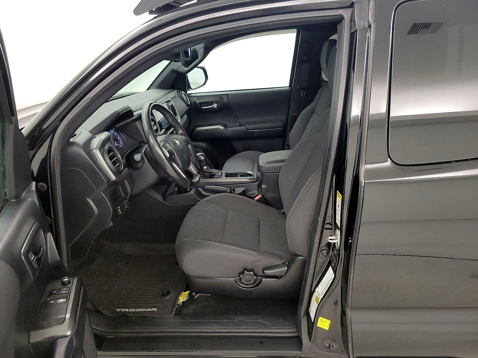 Thumbnail: 2017 Toyota Tacoma - 11