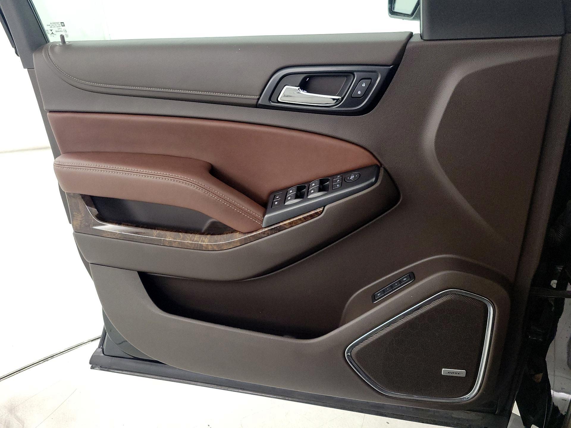 Thumbnail: 2019 Chevrolet Suburban - 12