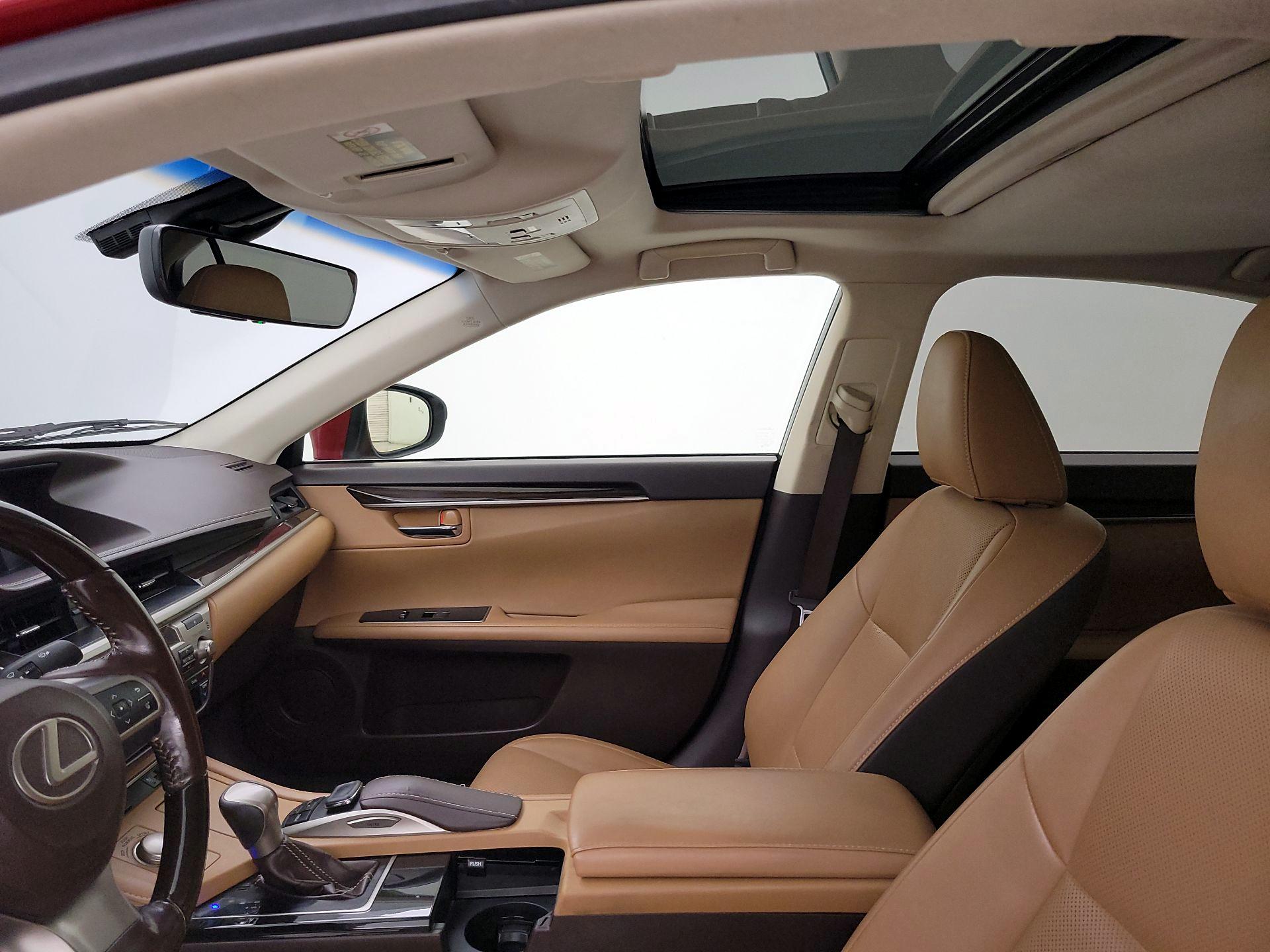 Thumbnail: 2016 Lexus ES - 20