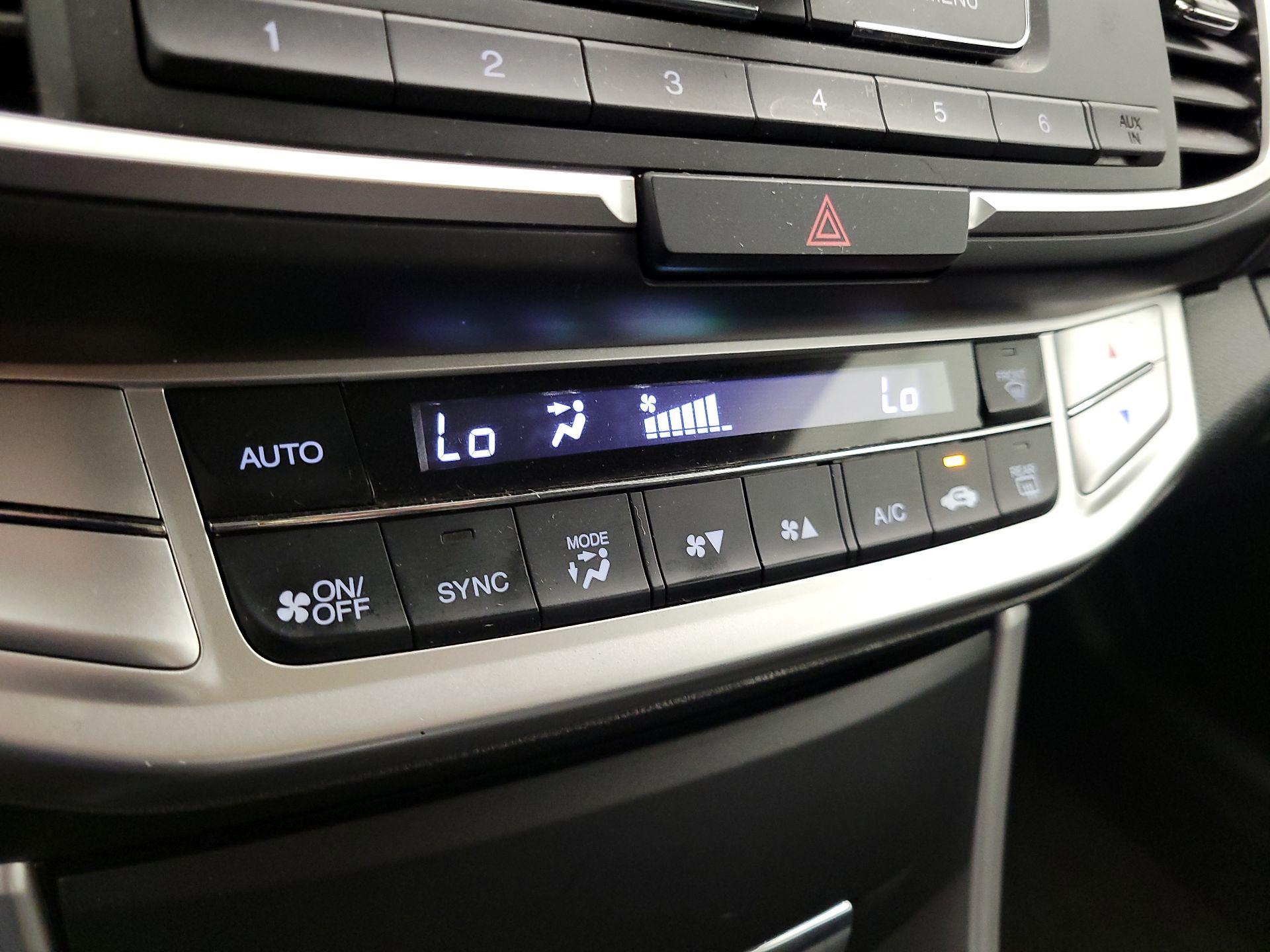 Thumbnail: 2015 Honda Accord - 16