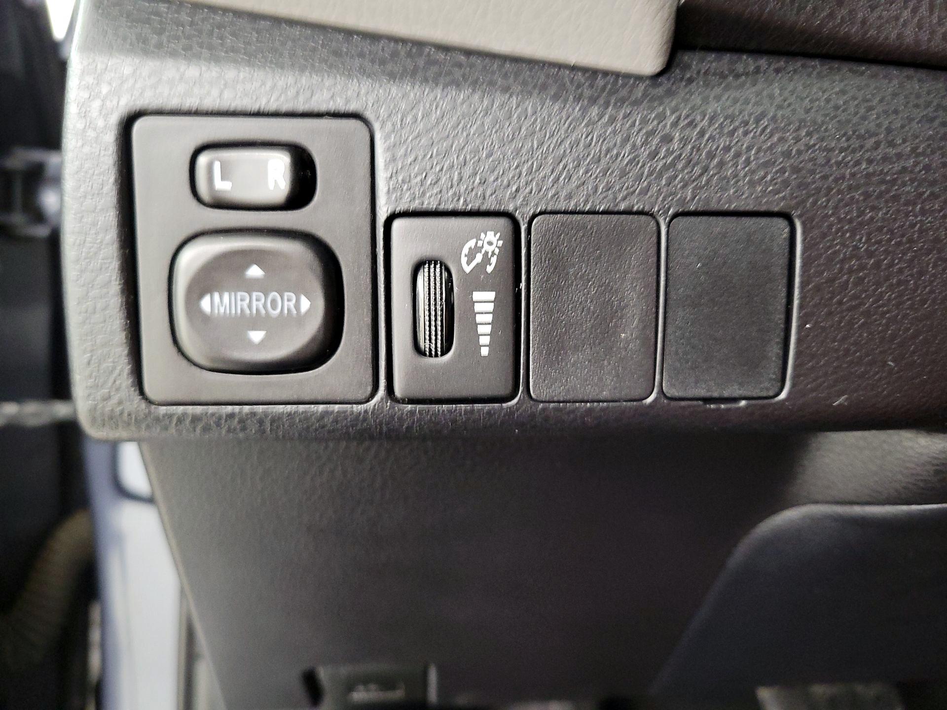 Thumbnail: 2016 Toyota Corolla - 13