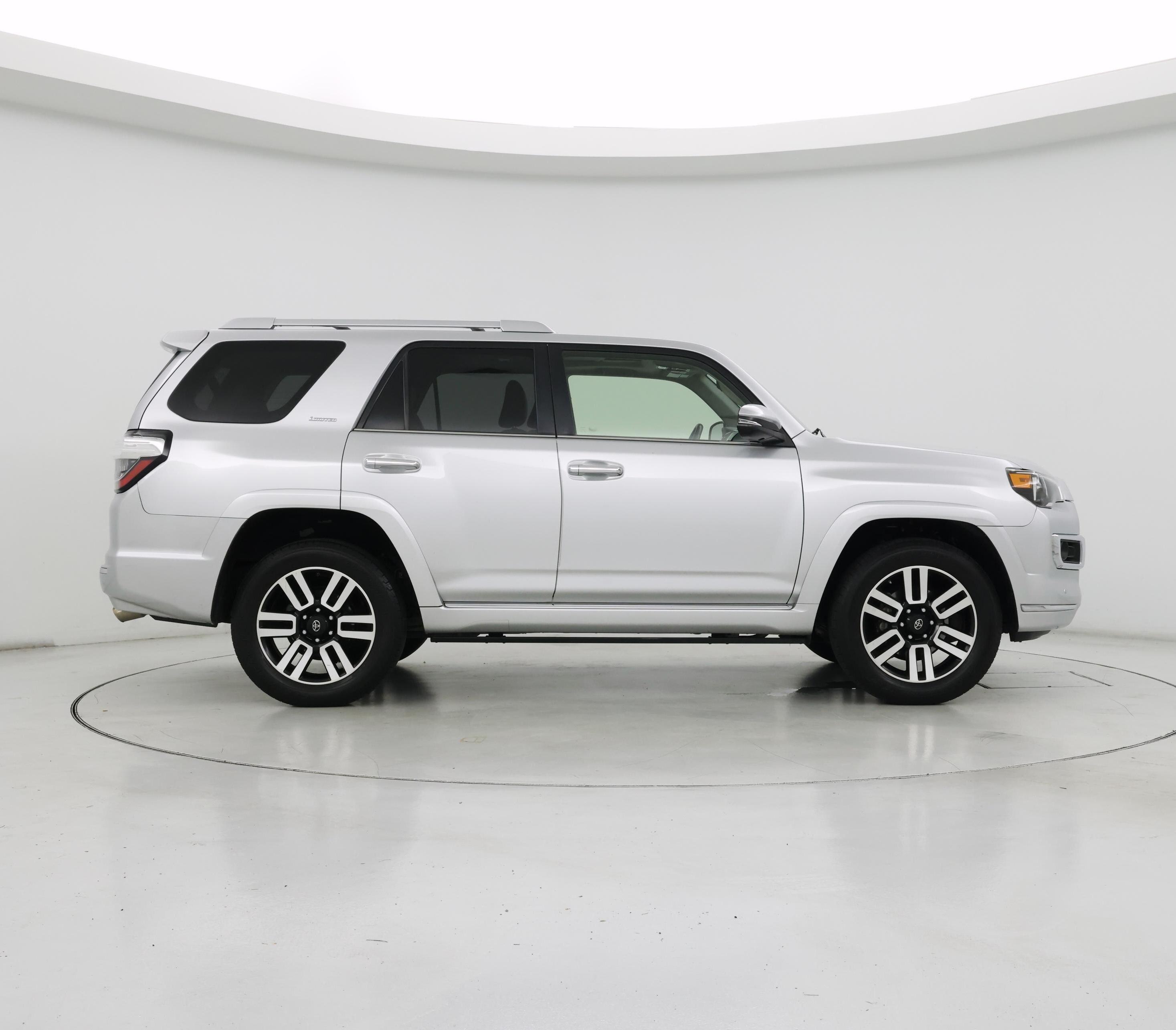 Thumbnail: 2018 Toyota 4Runner - 7