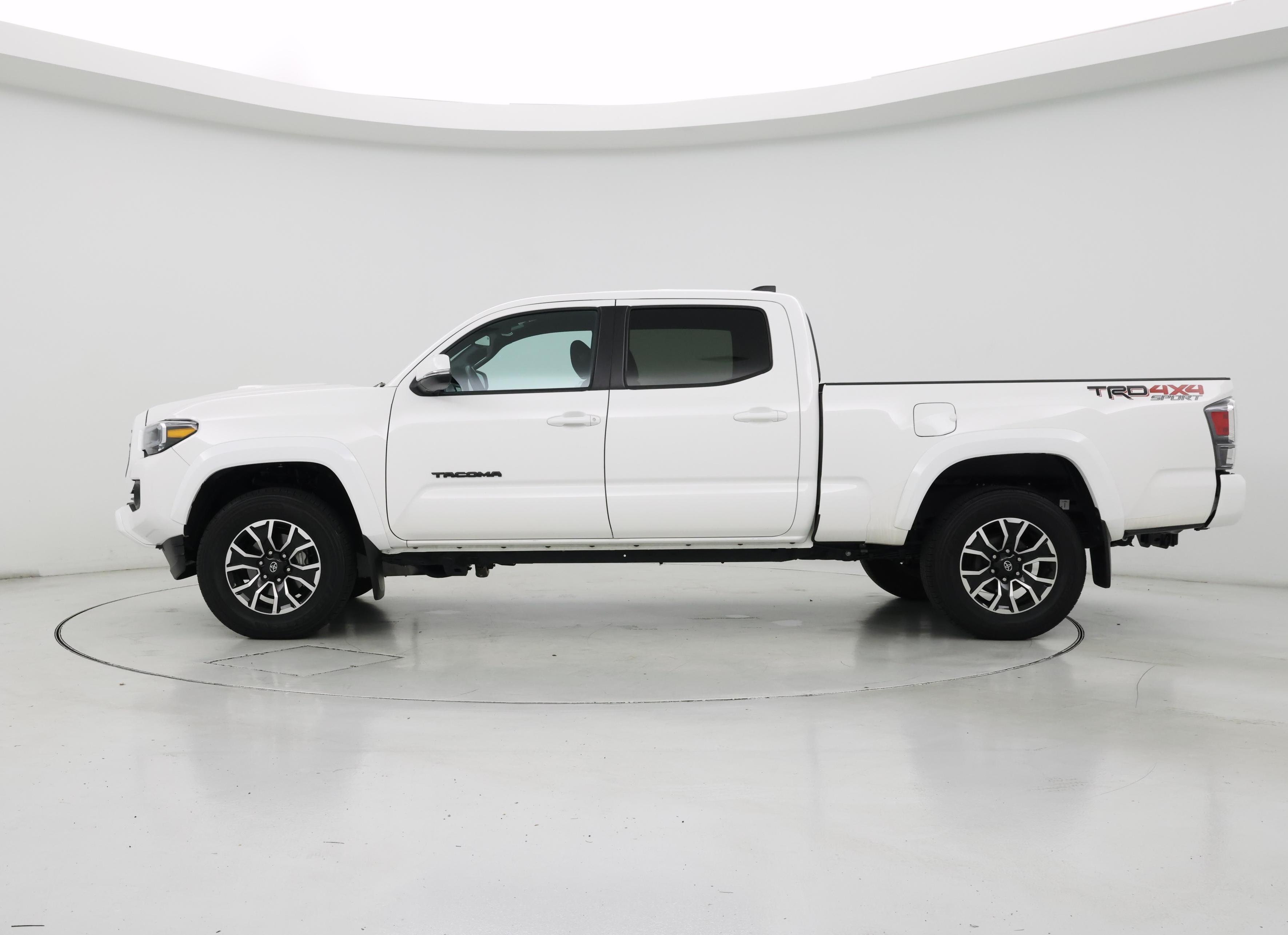 Thumbnail: 2022 Toyota Tacoma - 3