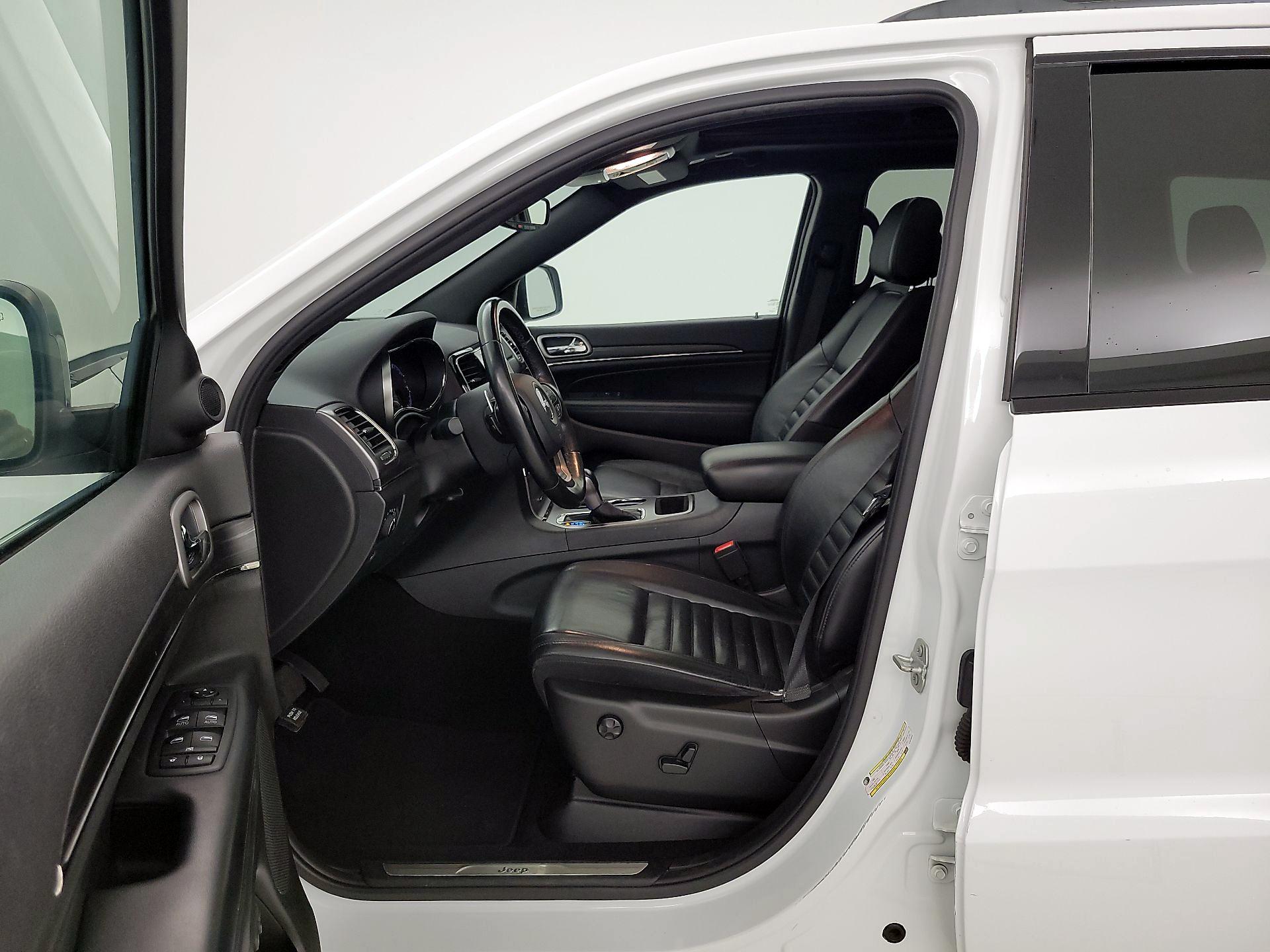 Thumbnail: 2020 Jeep Grand Cherokee - 11