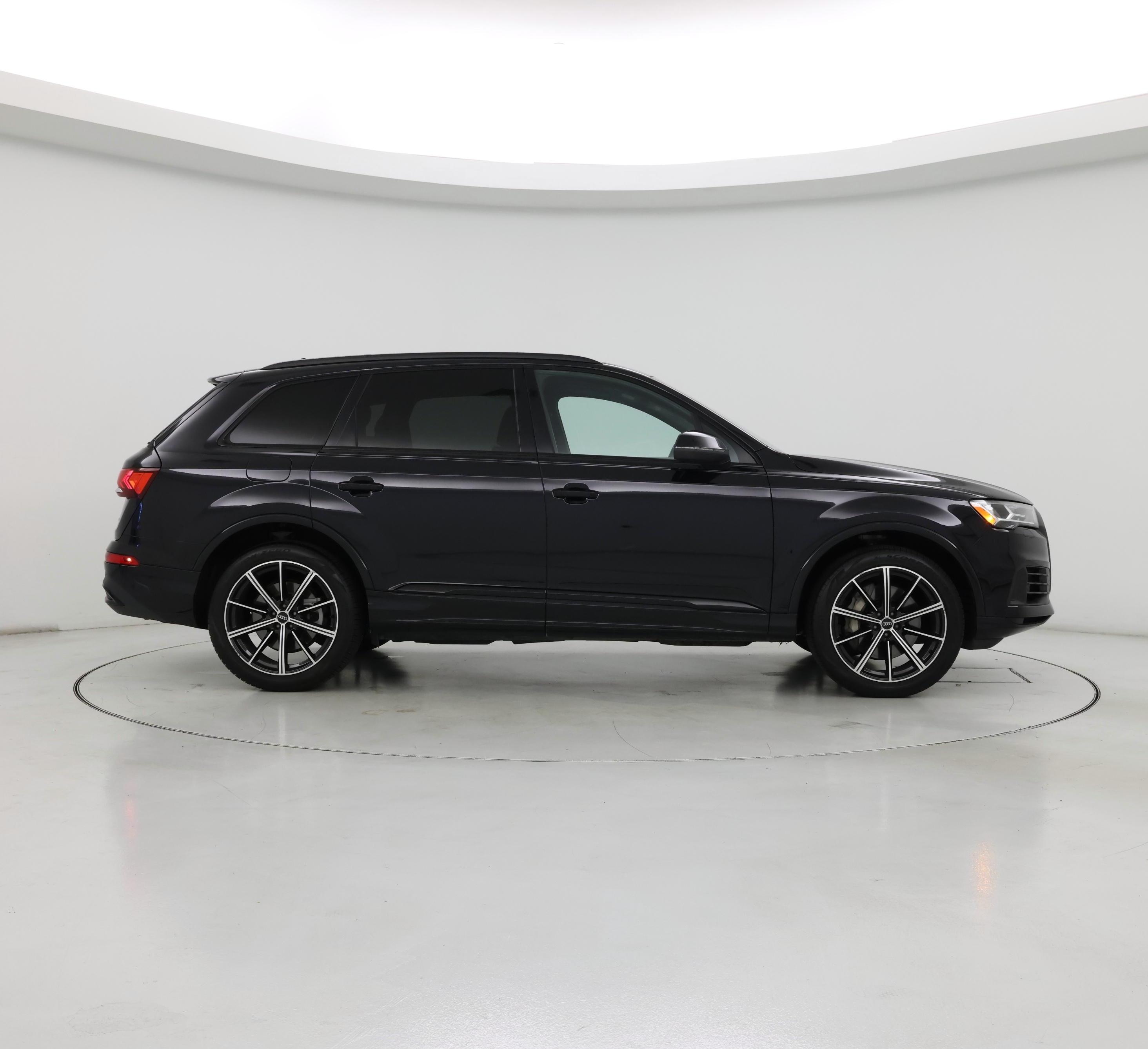 Thumbnail: 2021 Audi Q7 - 7